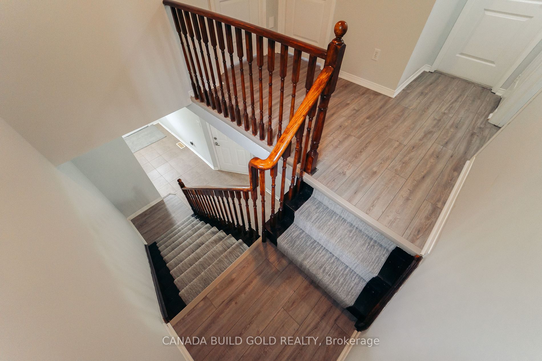 99 Maplewood Dr