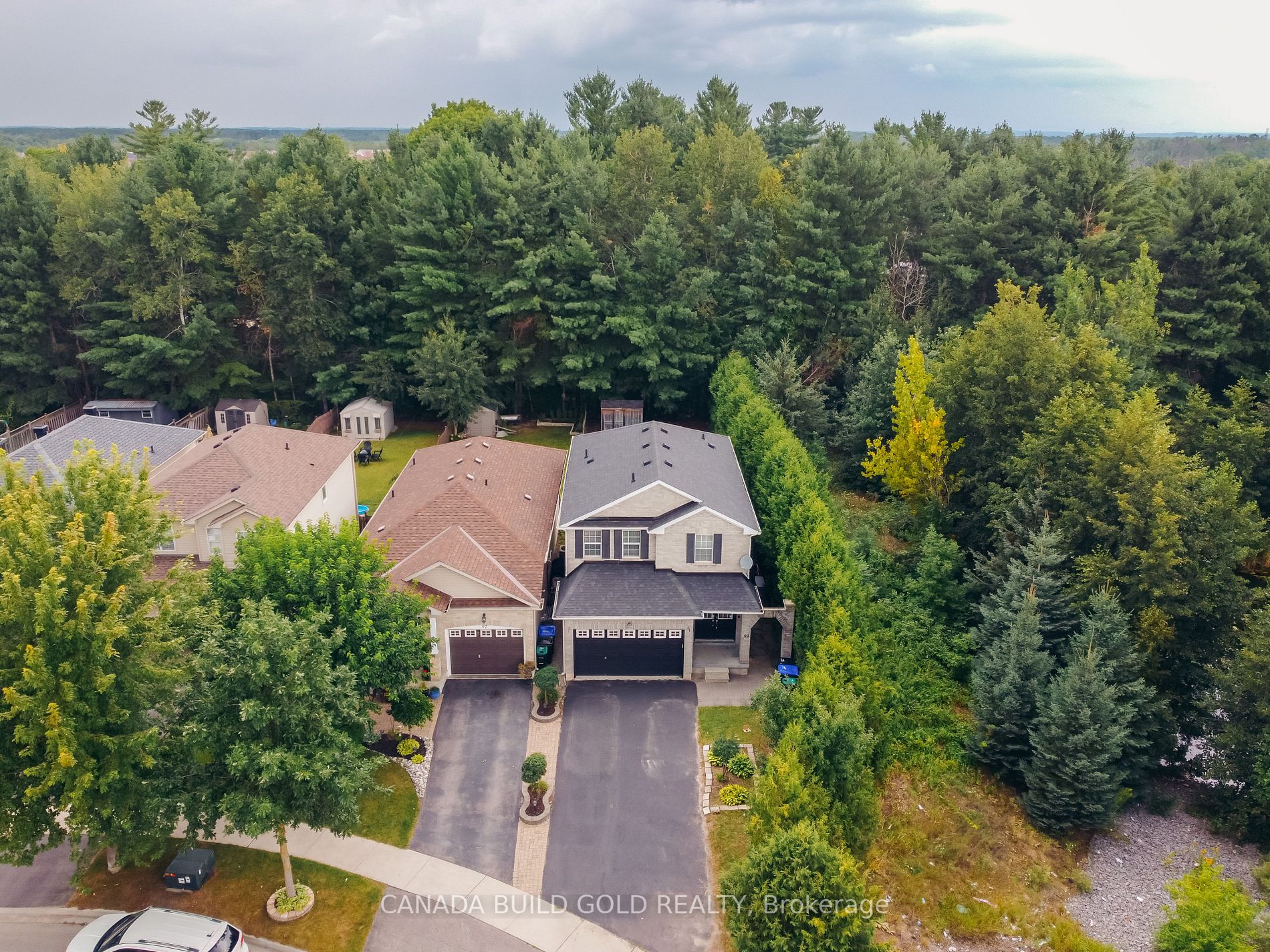 99 Maplewood Dr