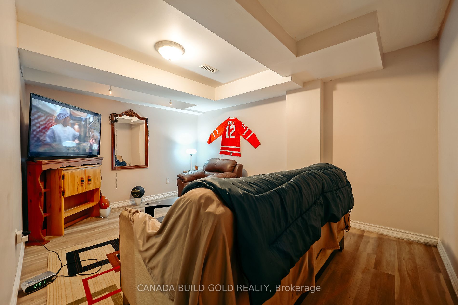 99 Maplewood Dr