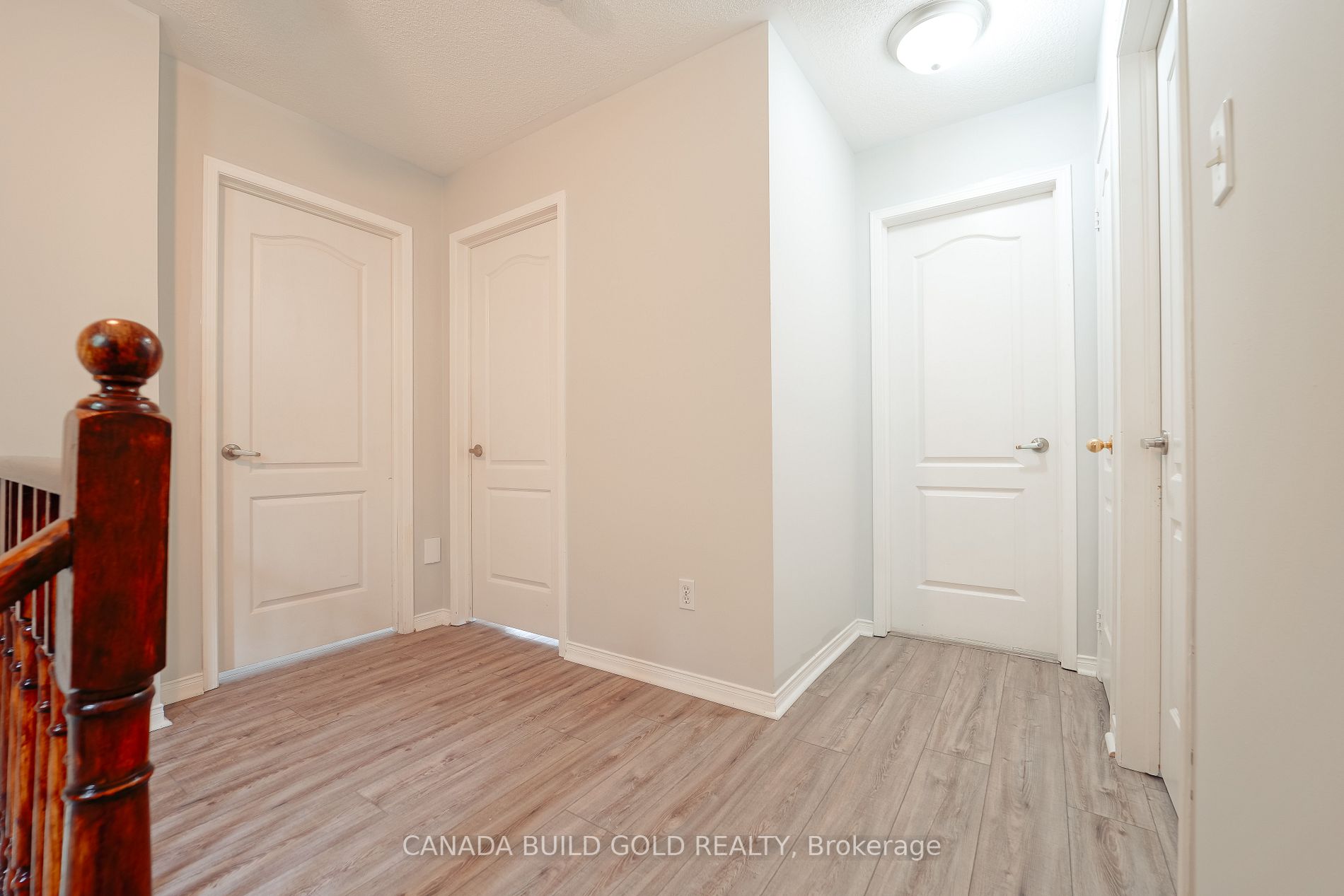 99 Maplewood Dr