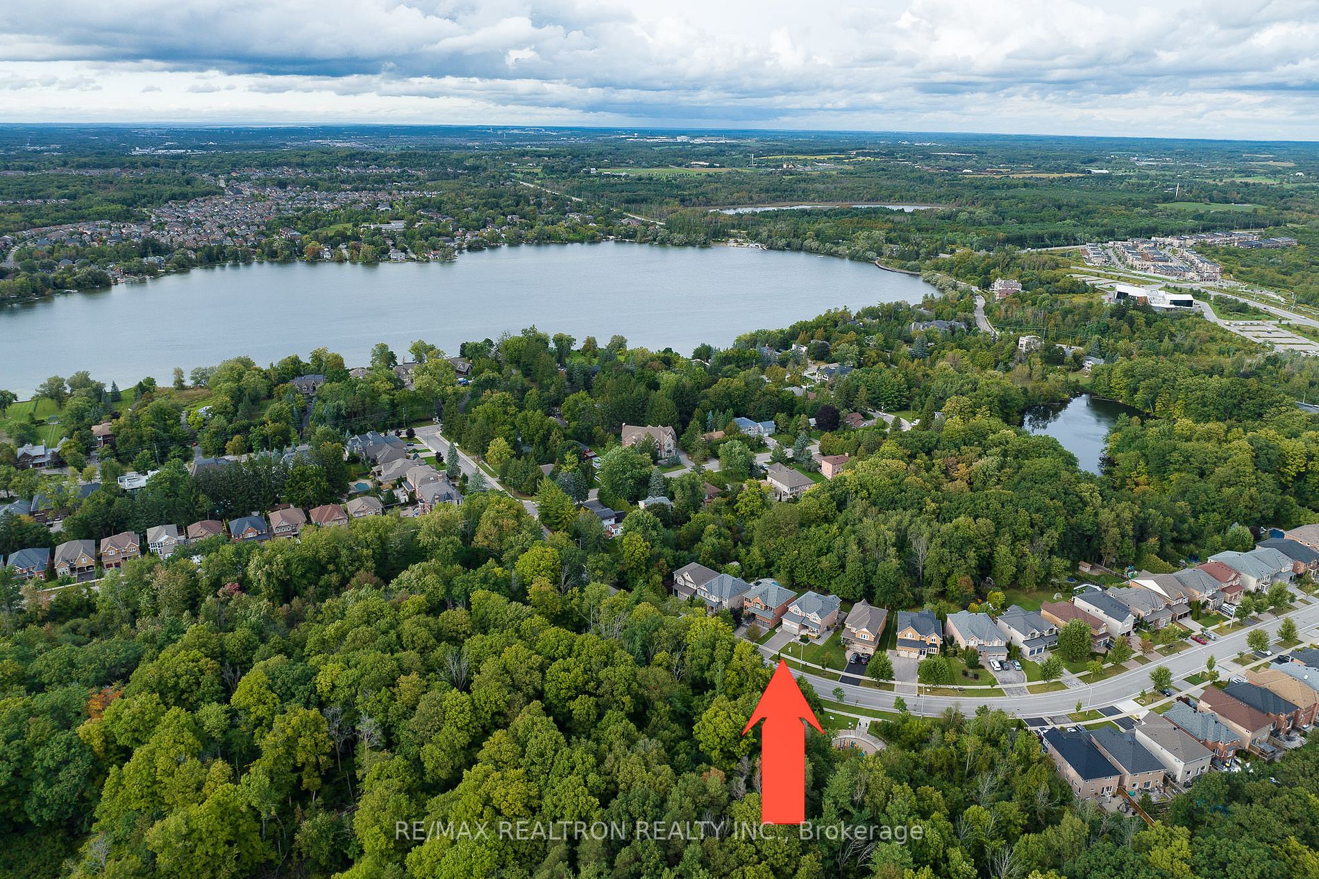 18 Sandbanks Dr
