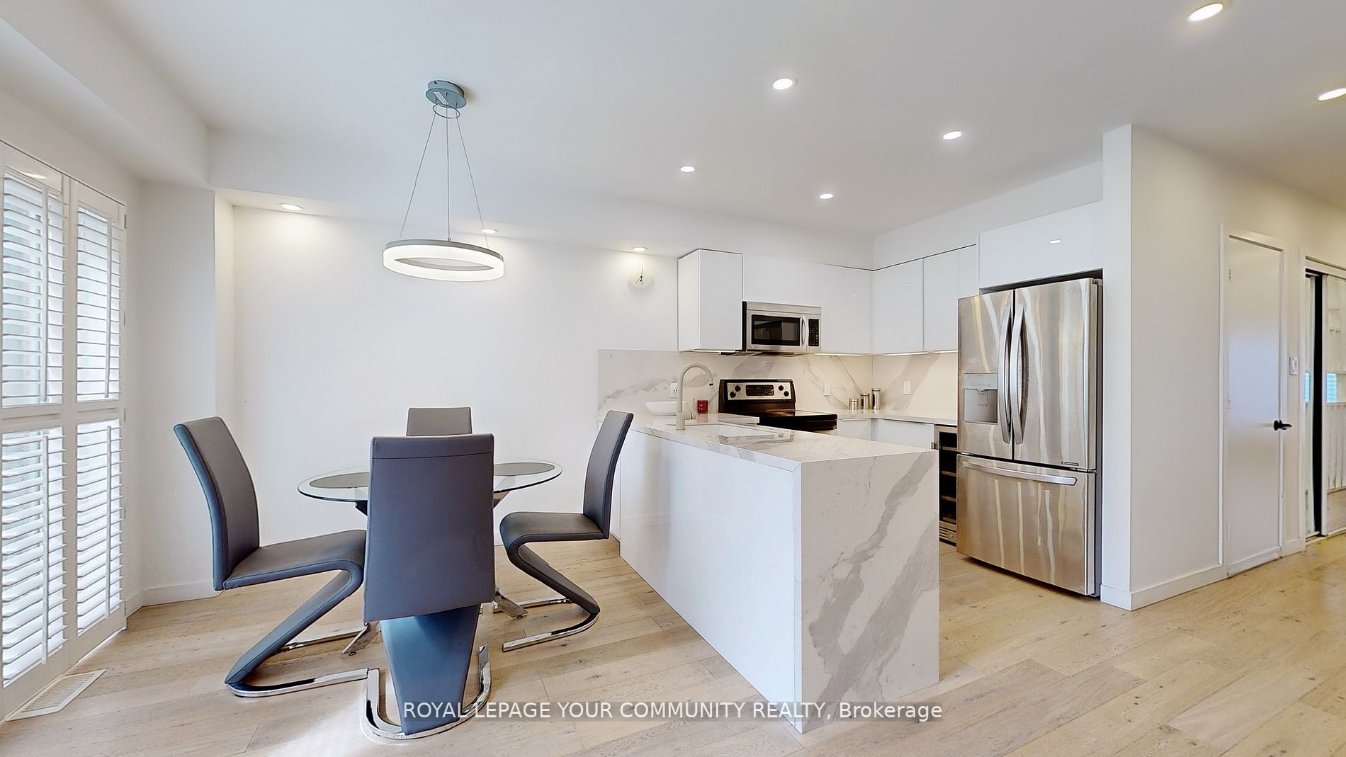 47 Walkview Cres