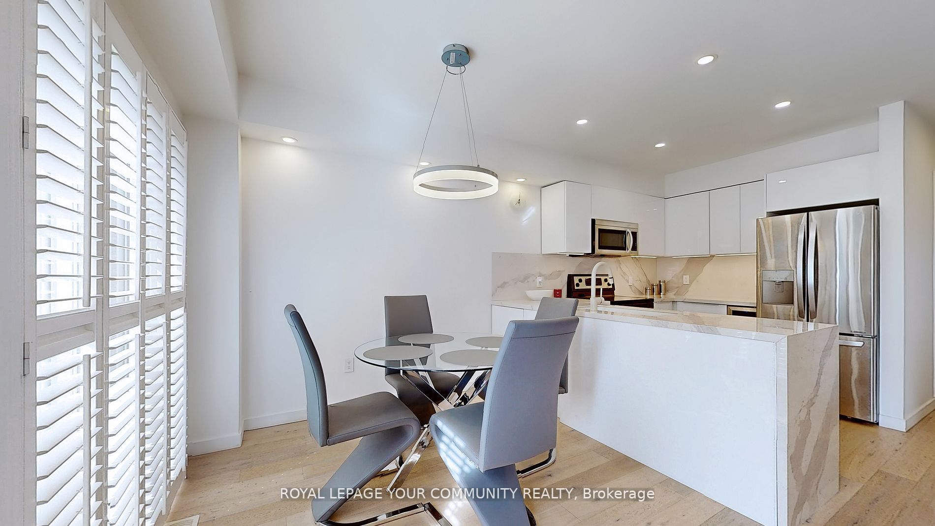 47 Walkview Cres