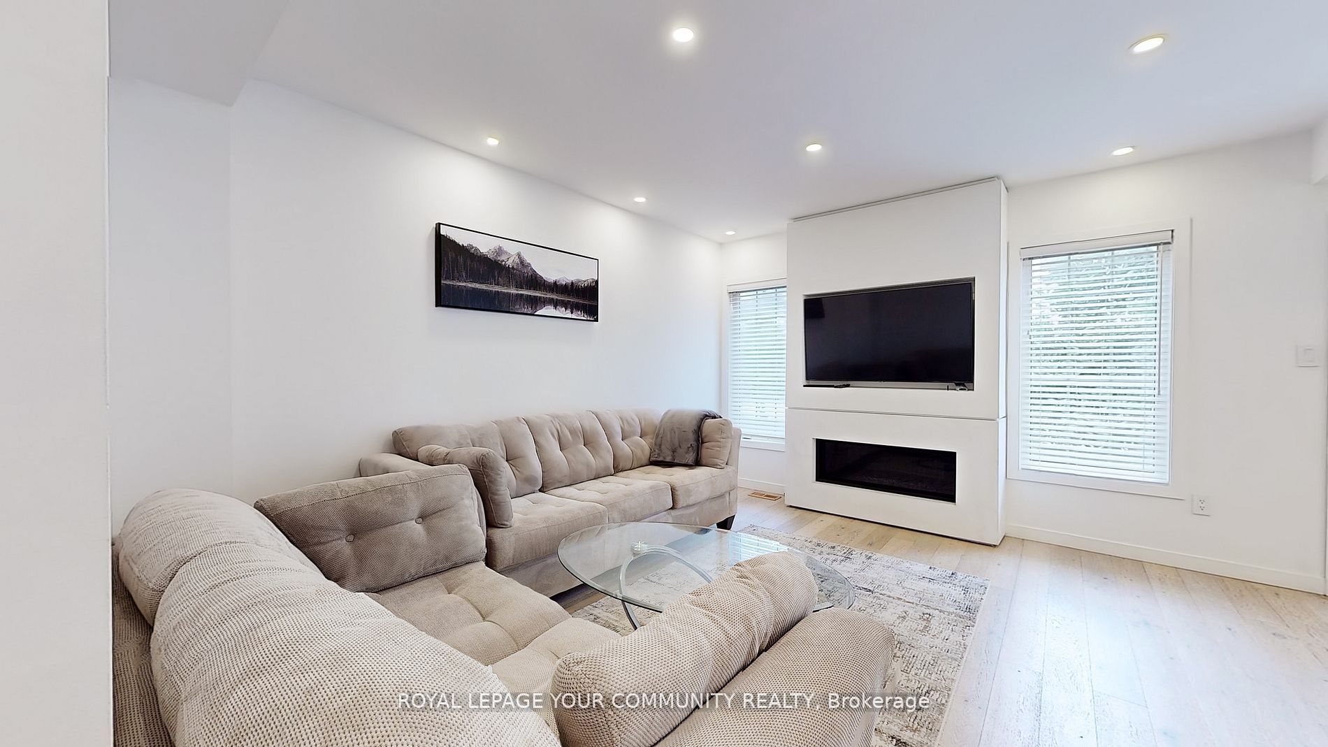 47 Walkview Cres