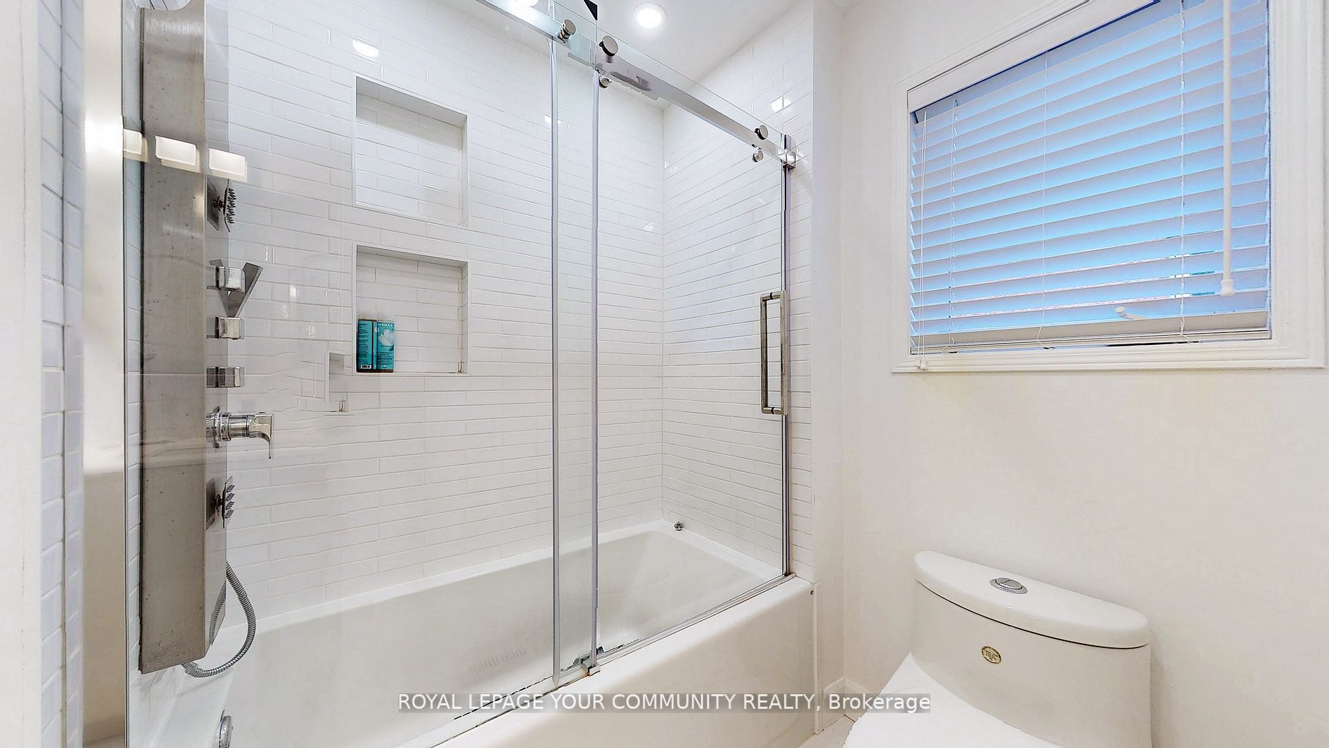 47 Walkview Cres