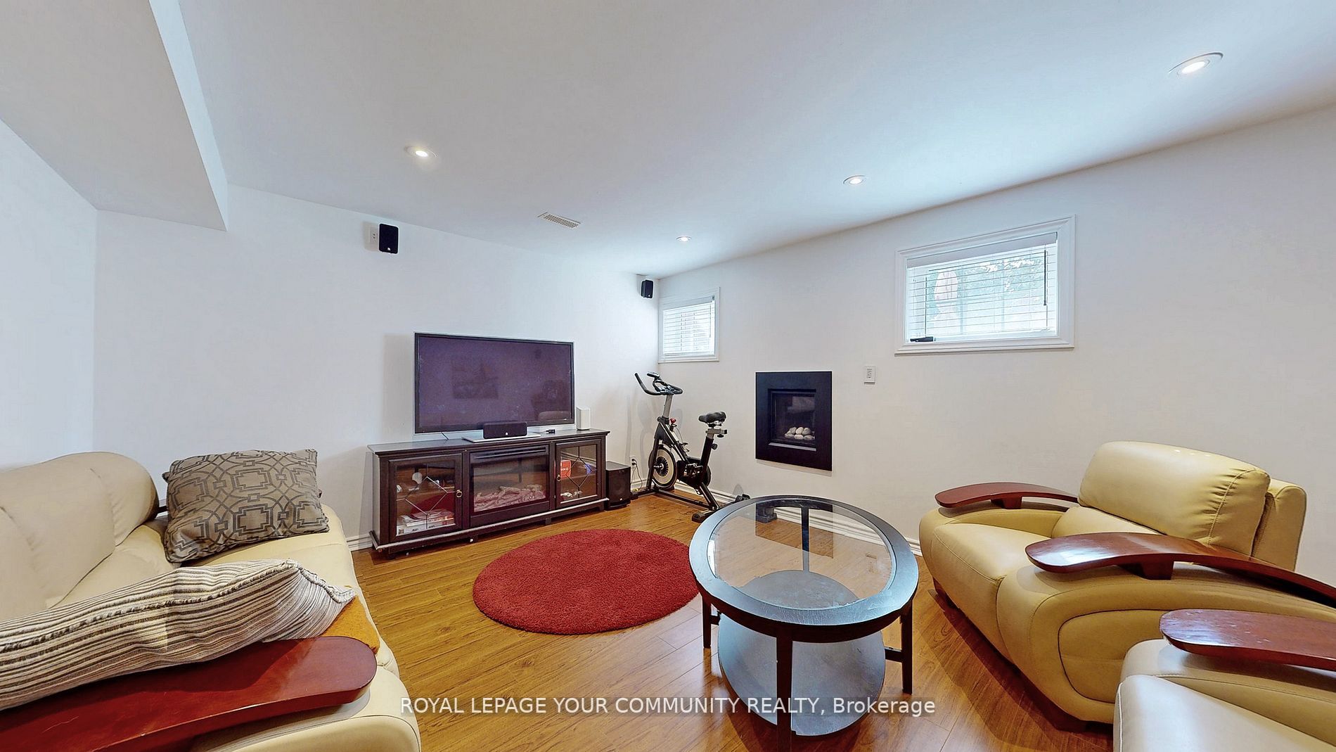 47 Walkview Cres
