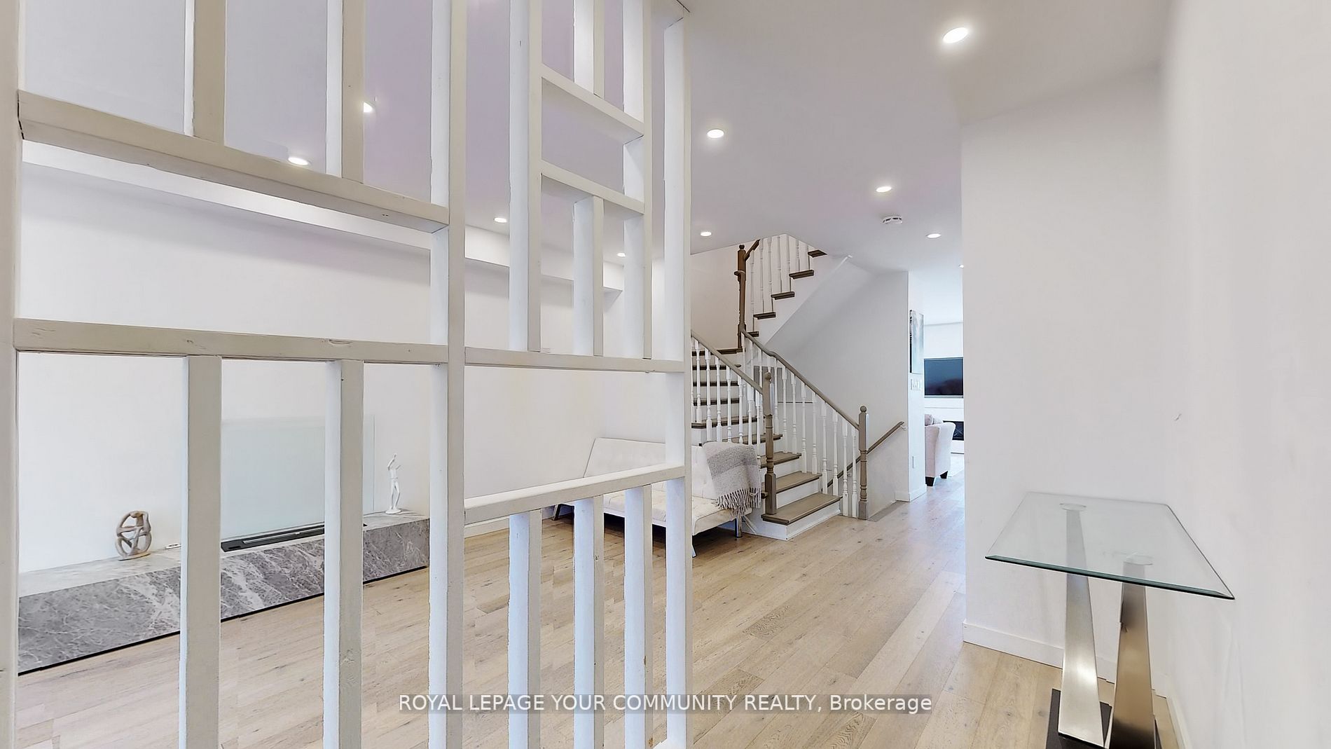 47 Walkview Cres