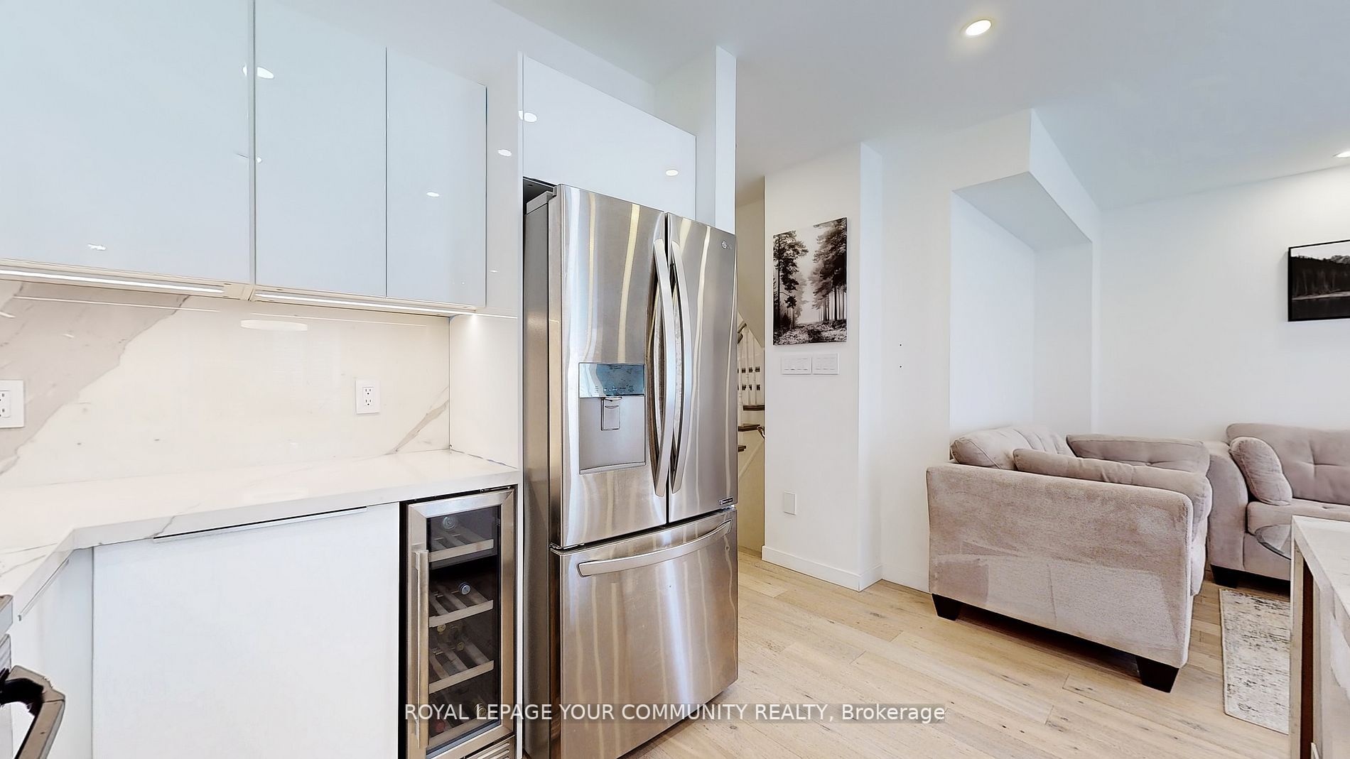 47 Walkview Cres