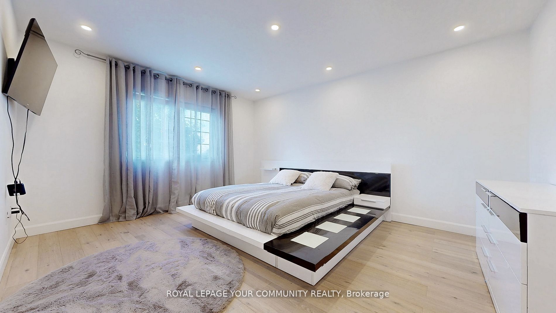 47 Walkview Cres