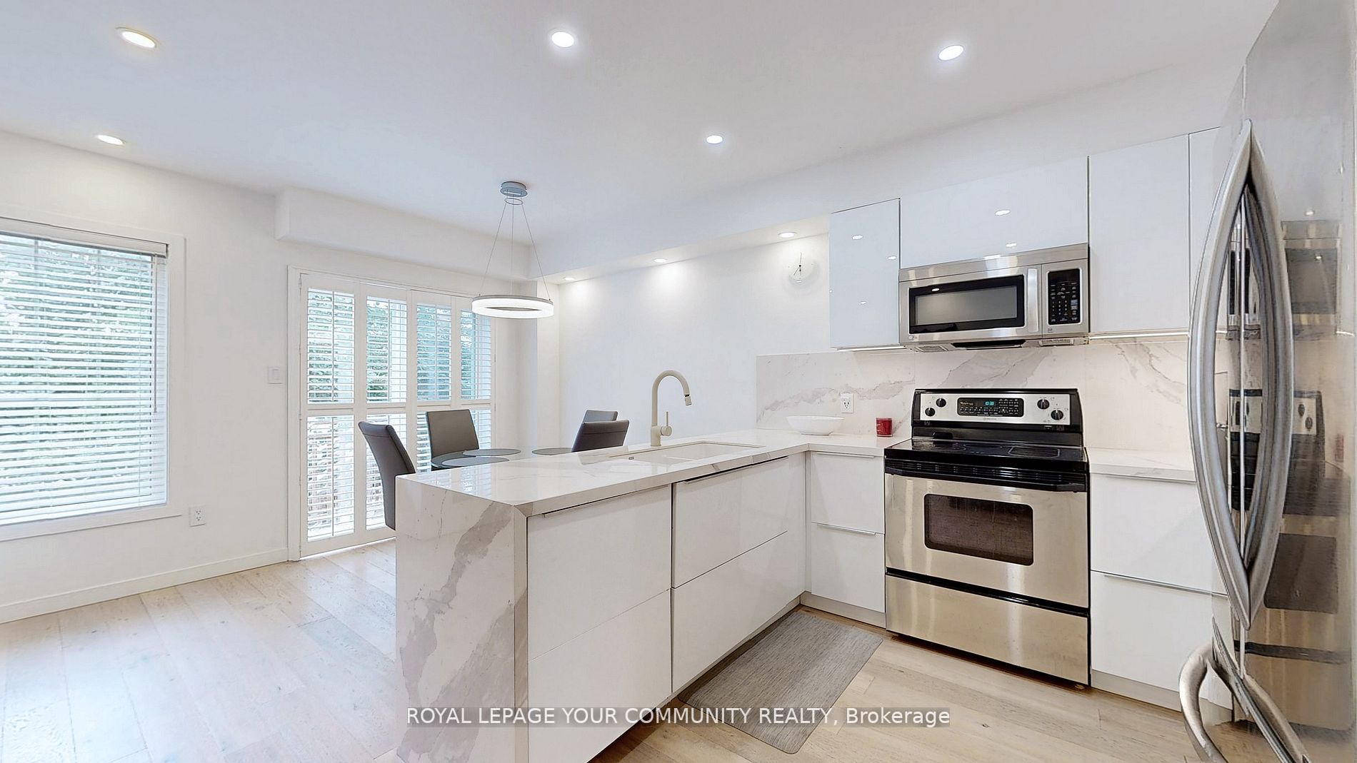 47 Walkview Cres