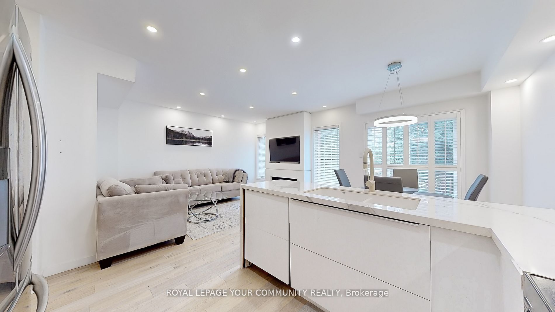 47 Walkview Cres