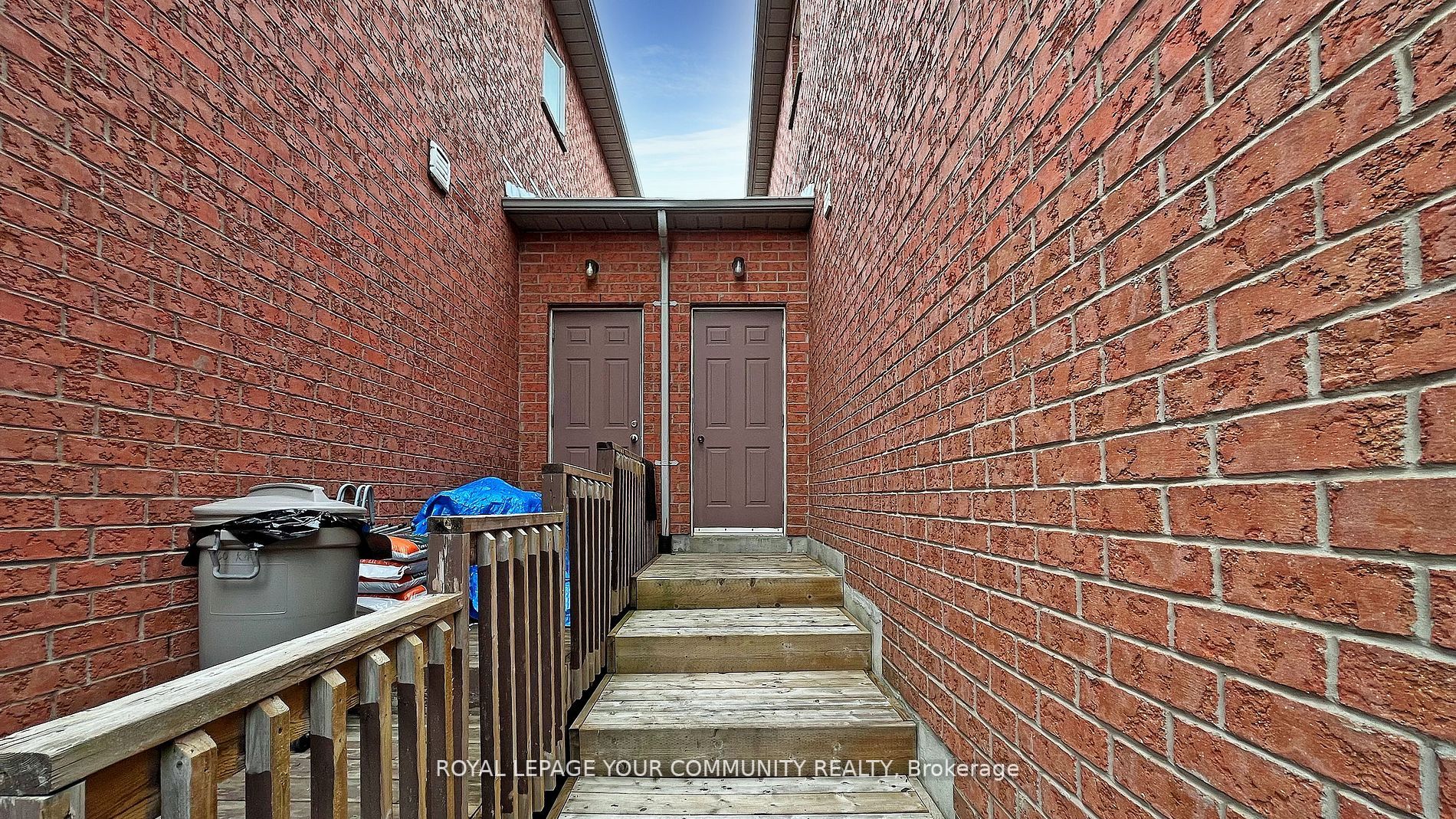 47 Walkview Cres
