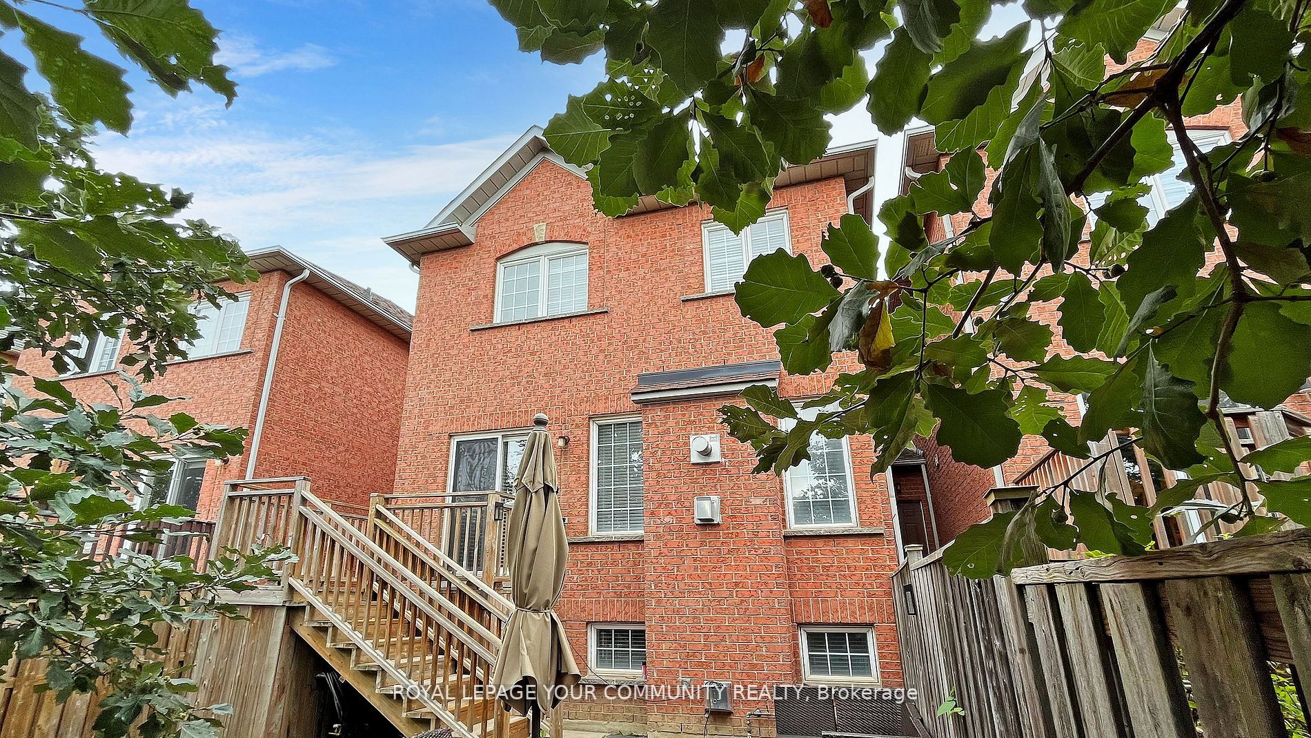 47 Walkview Cres