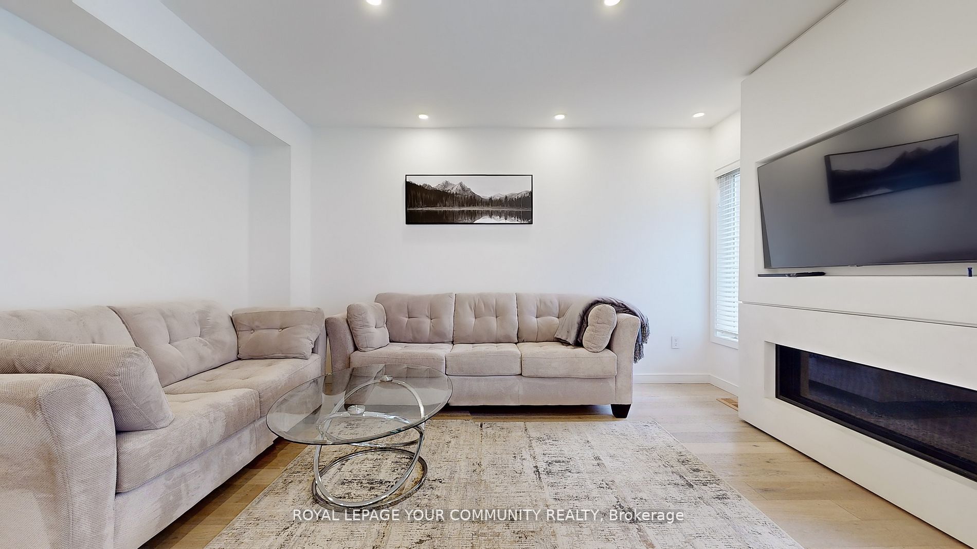 47 Walkview Cres