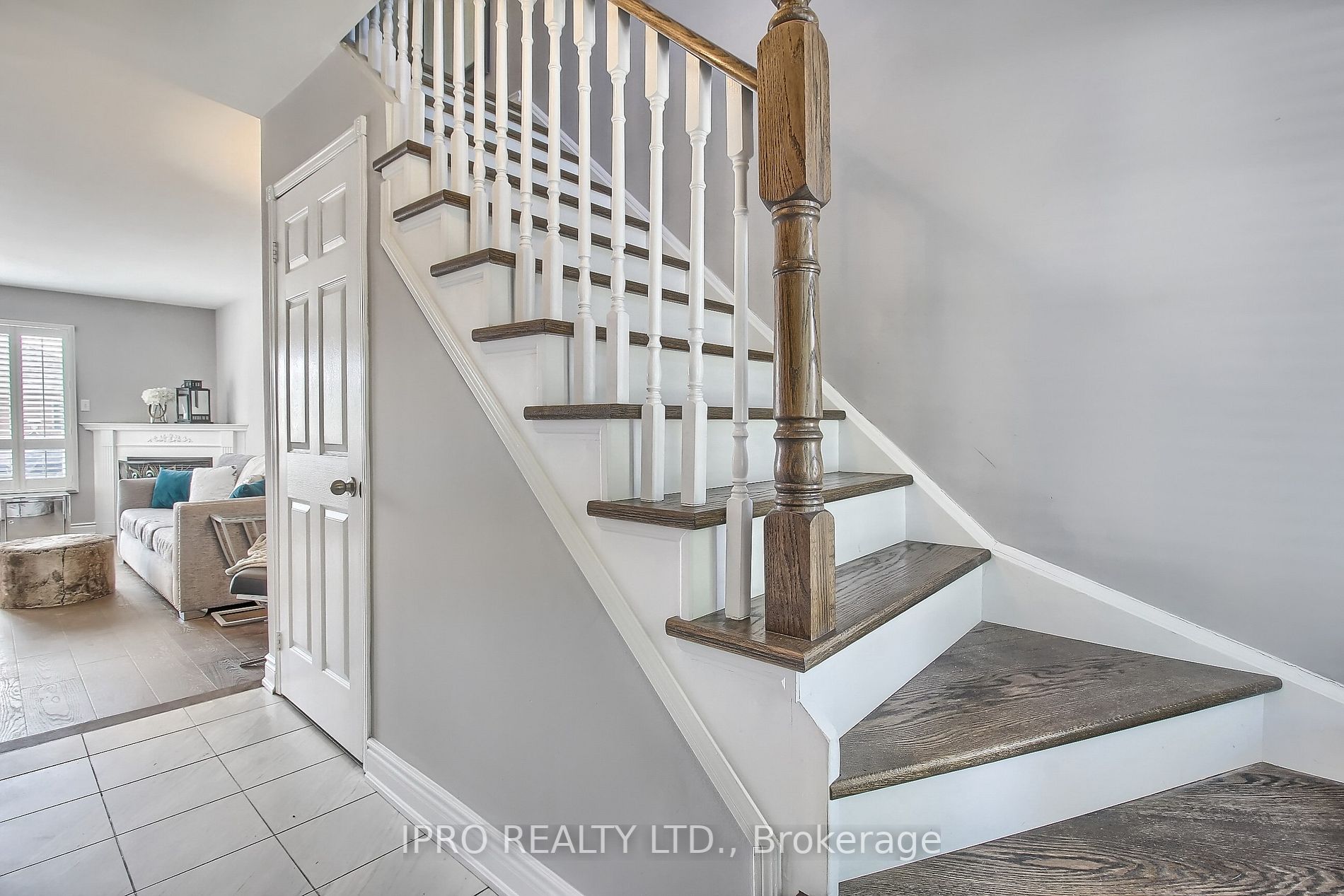 249 Warner Cres