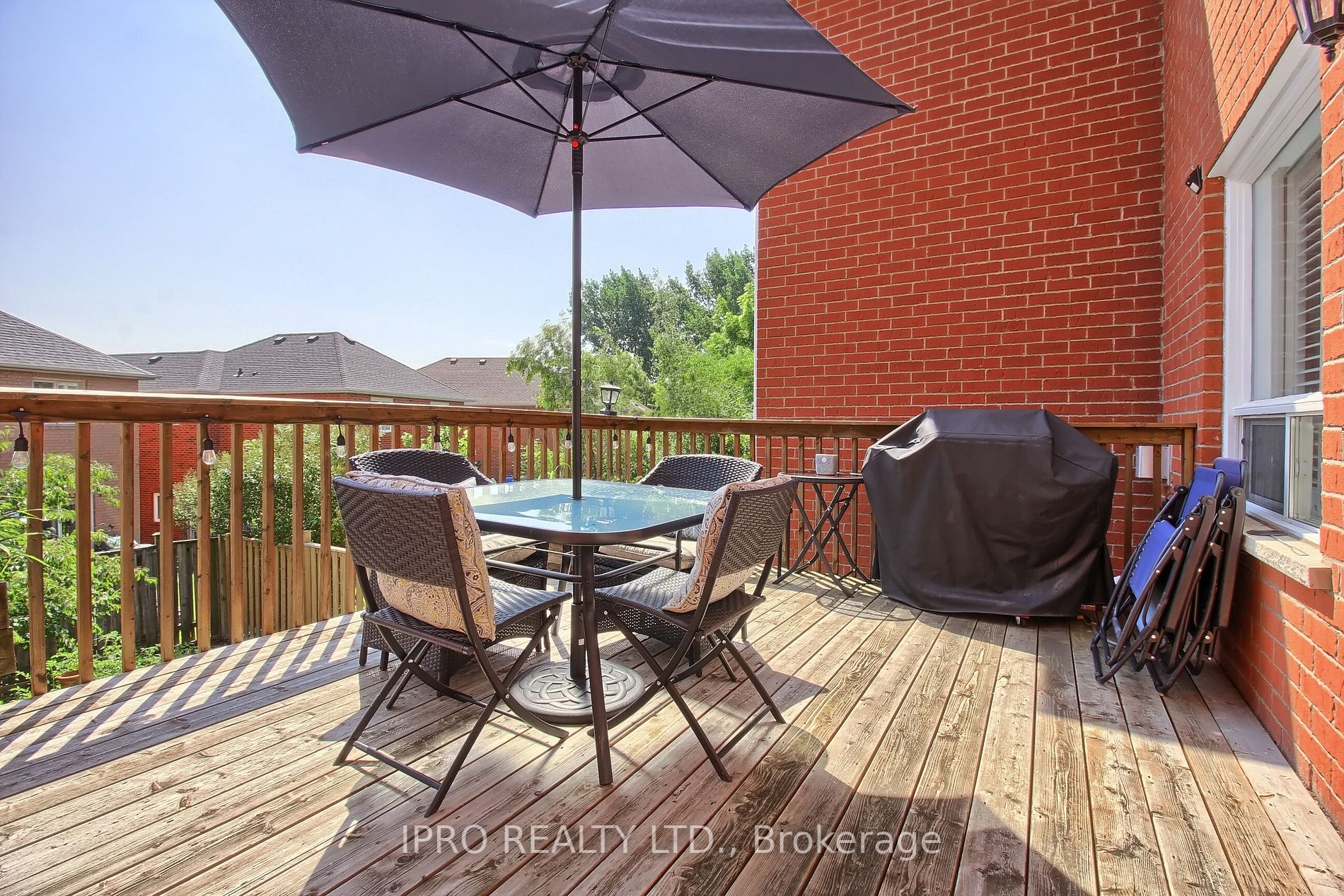 249 Warner Cres