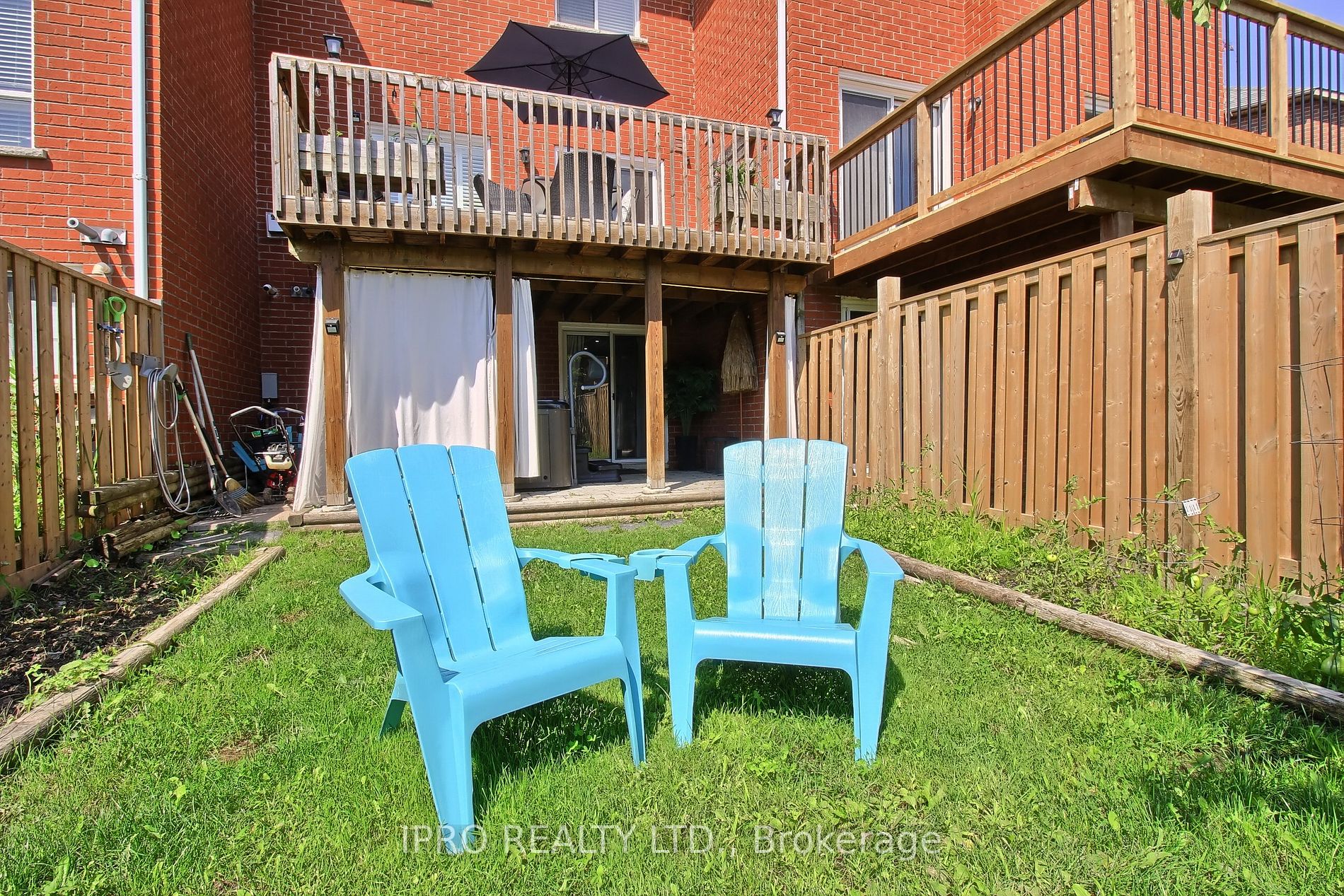 249 Warner Cres