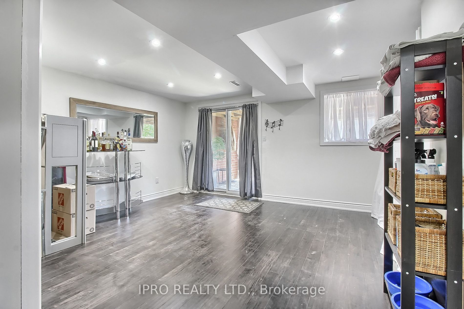 249 Warner Cres
