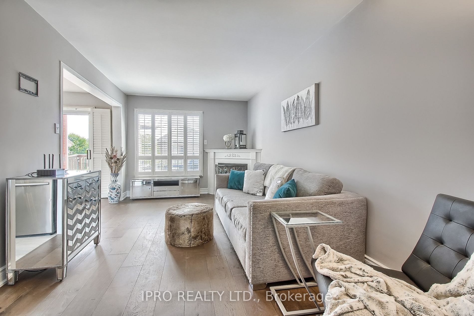 249 Warner Cres