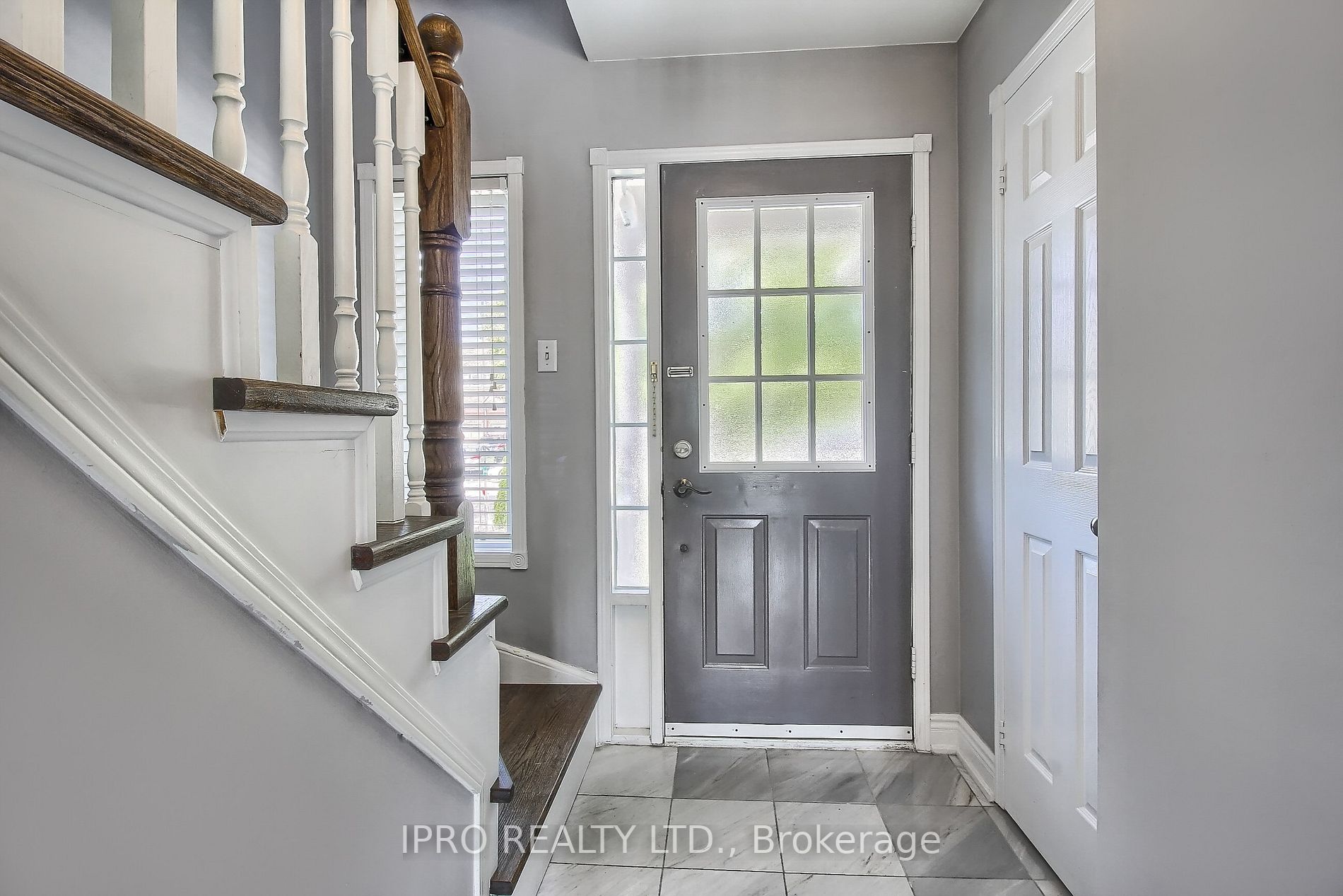 249 Warner Cres