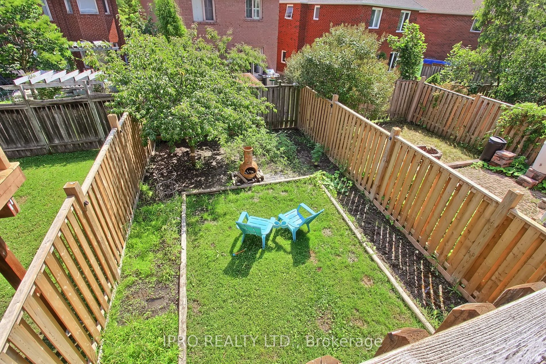 249 Warner Cres