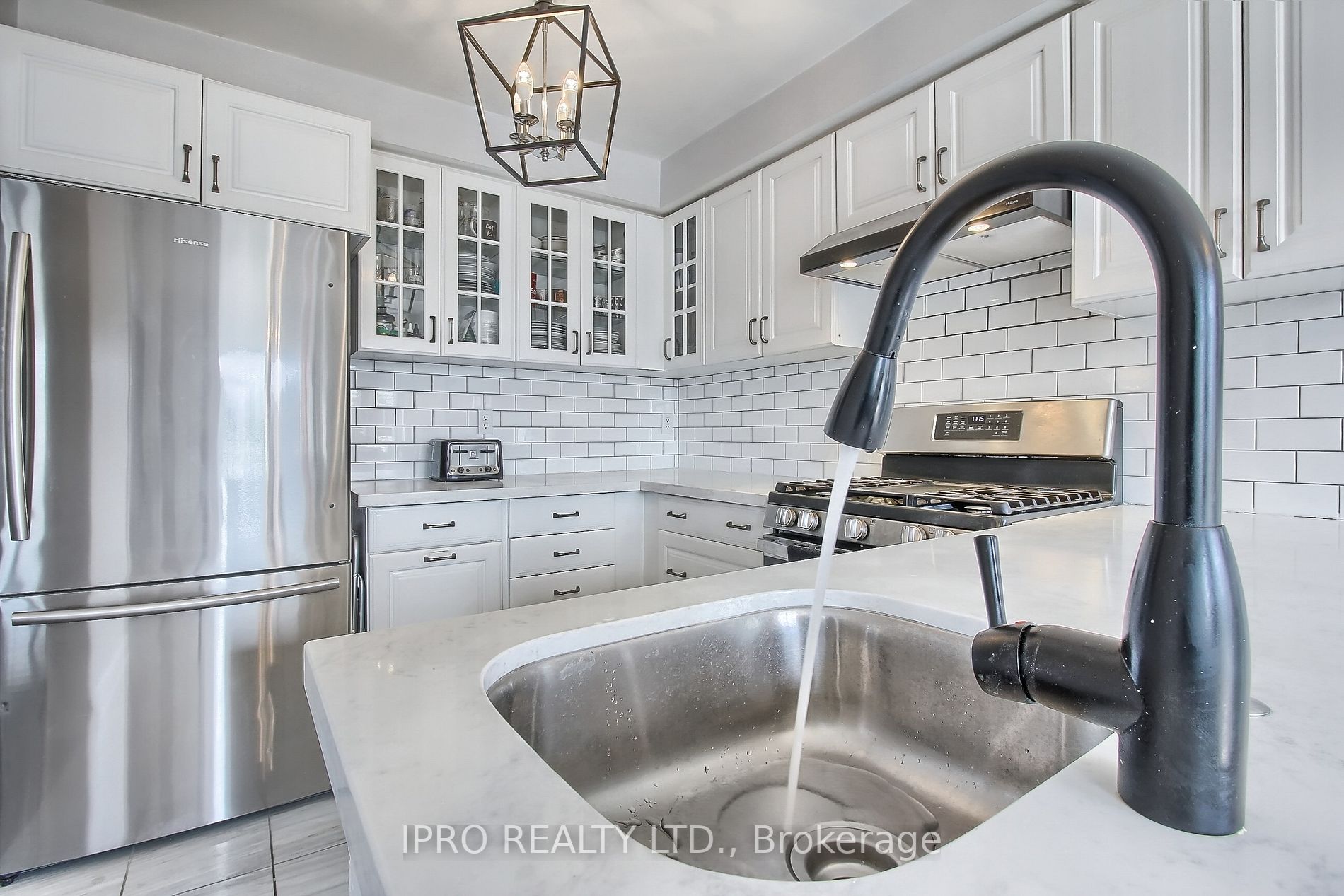 249 Warner Cres