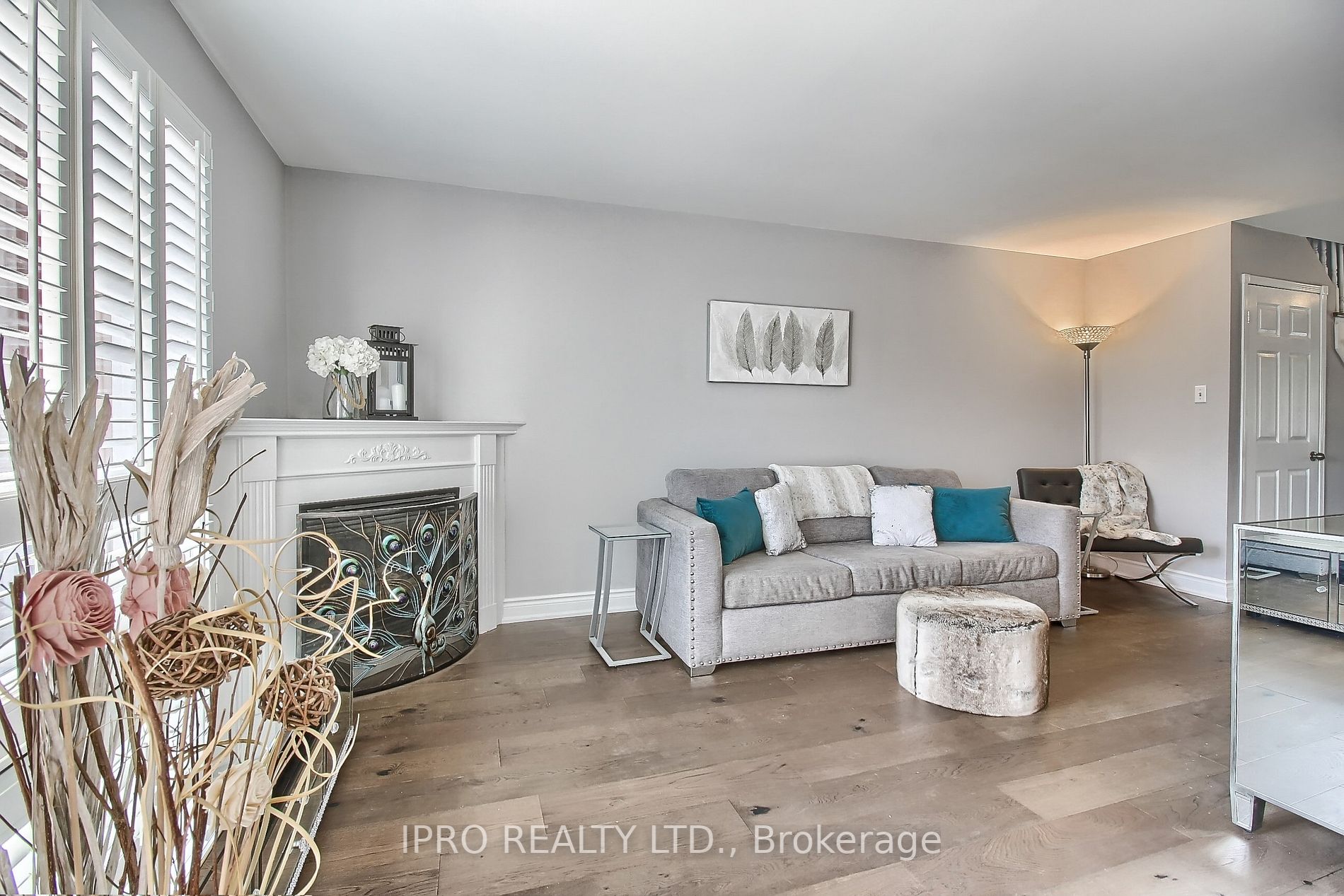249 Warner Cres