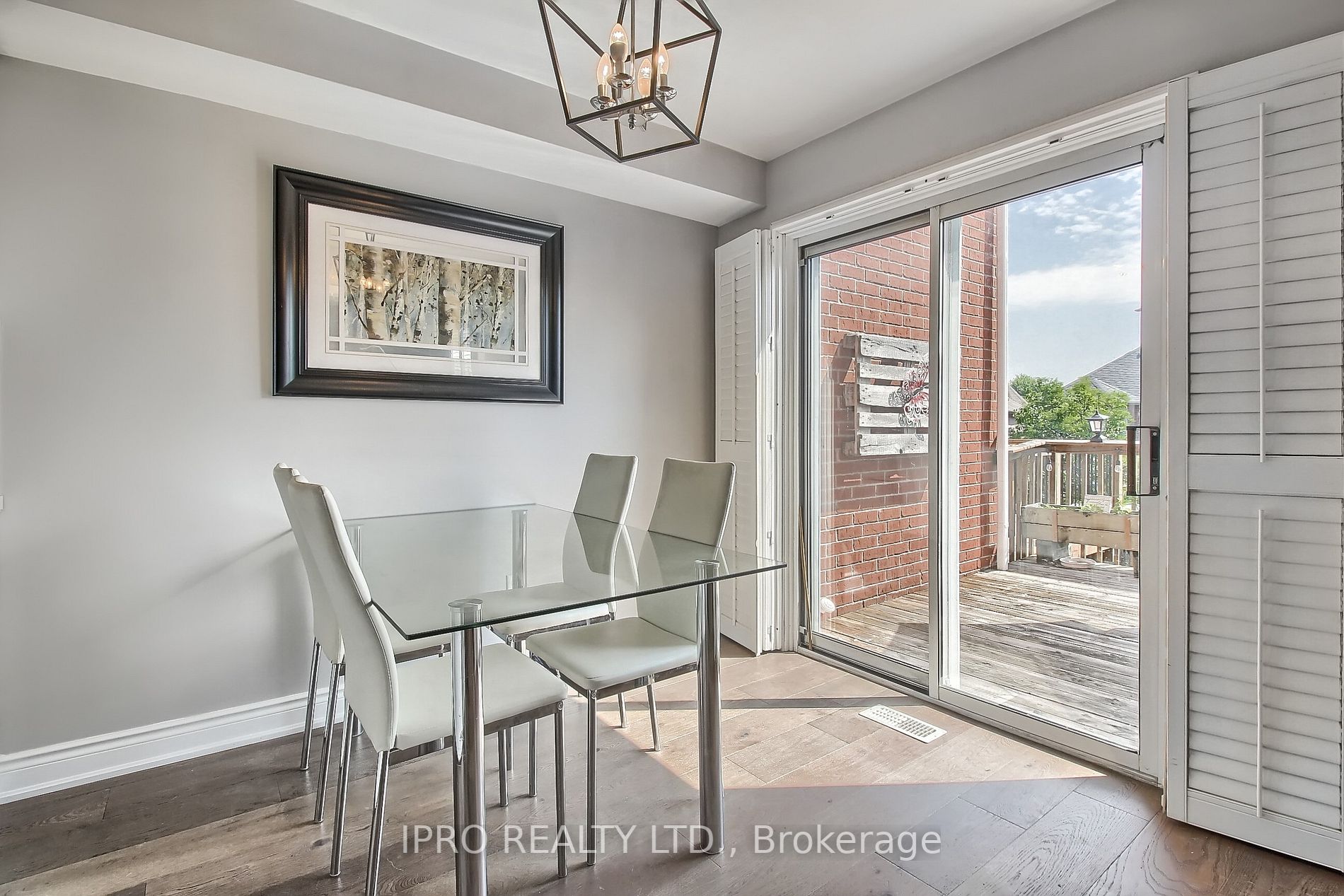 249 Warner Cres
