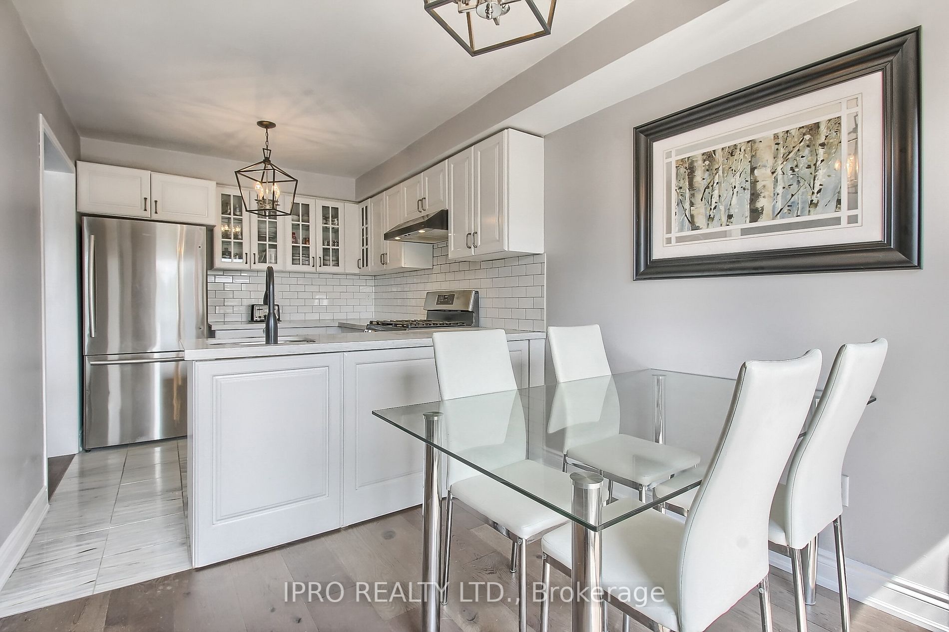 249 Warner Cres