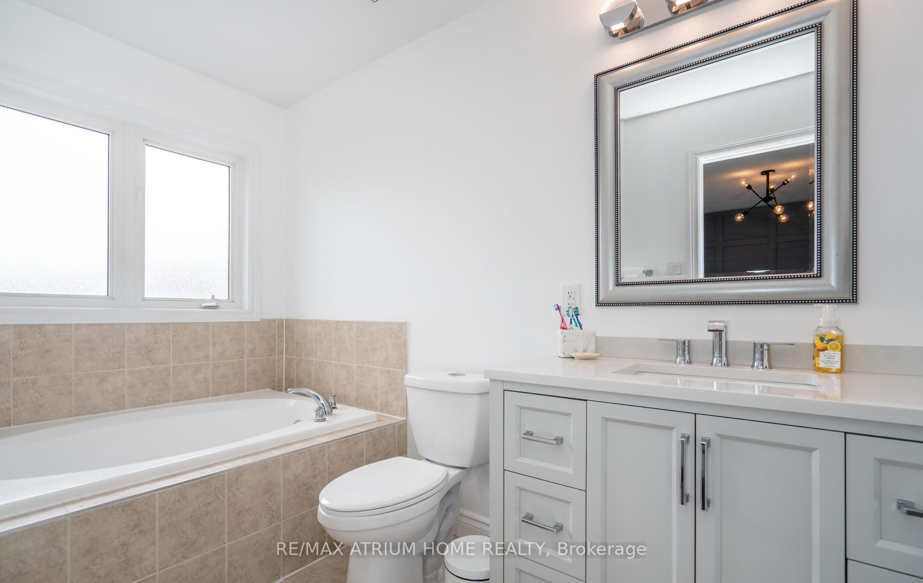 66 Barli Cres