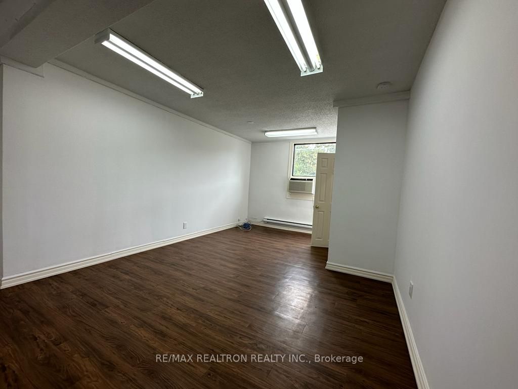 7711 Yonge St, #201A
