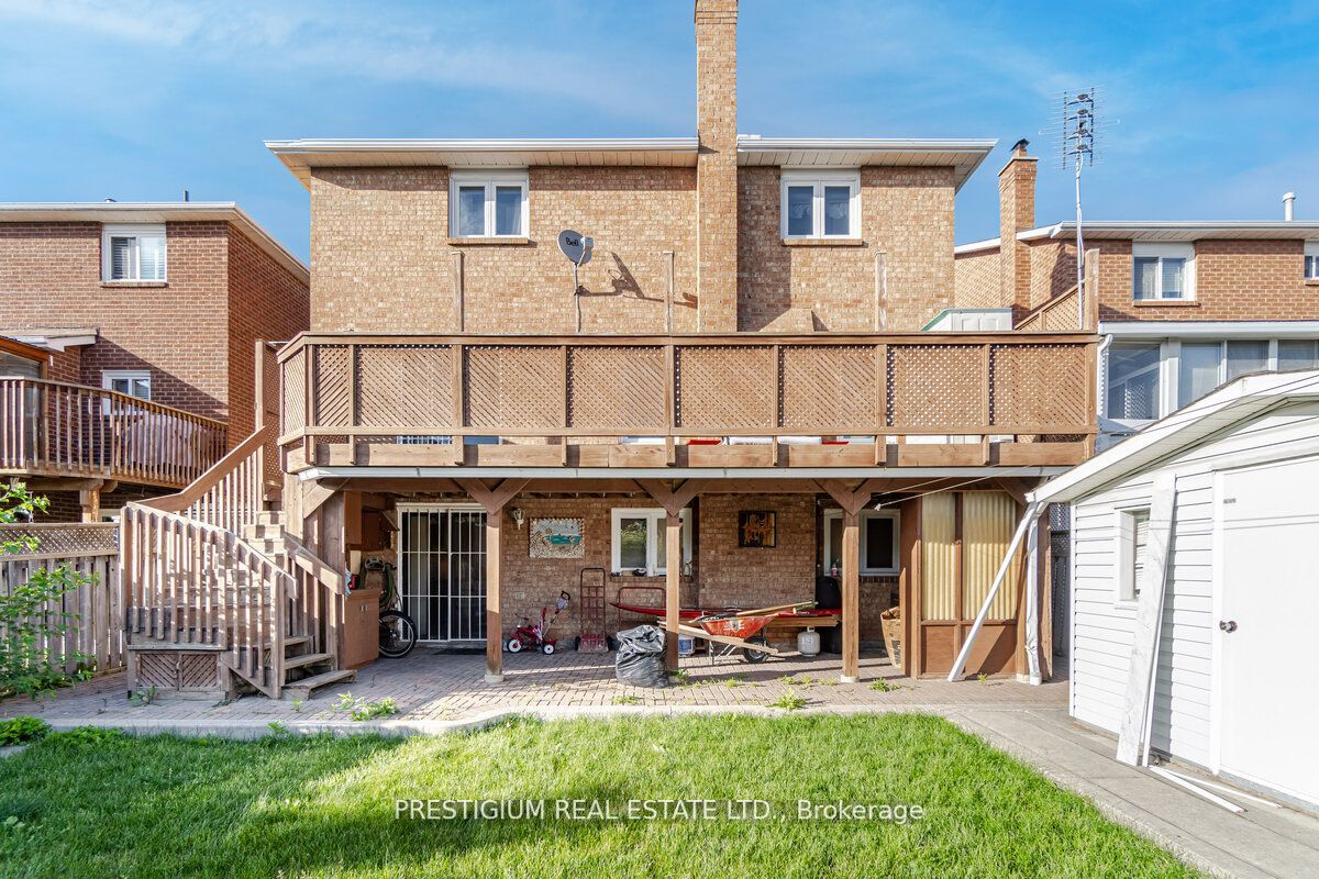 228 Greenock Dr