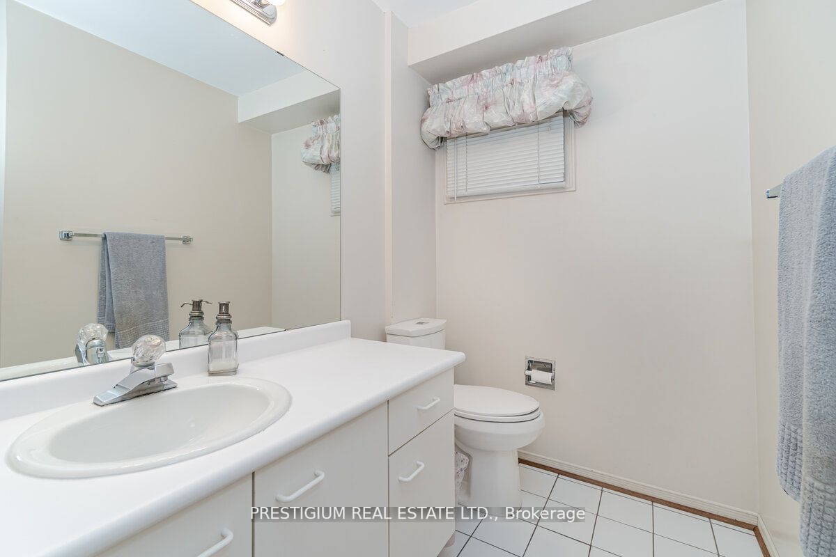 228 Greenock Dr
