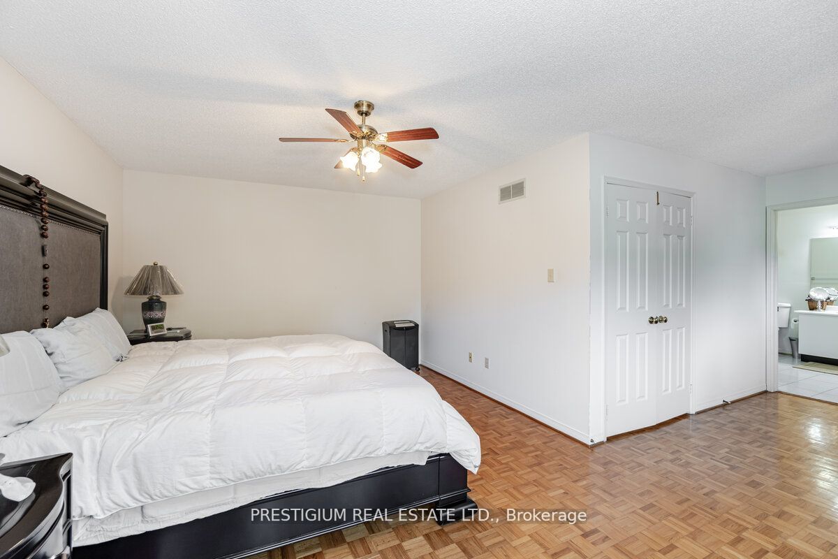 228 Greenock Dr