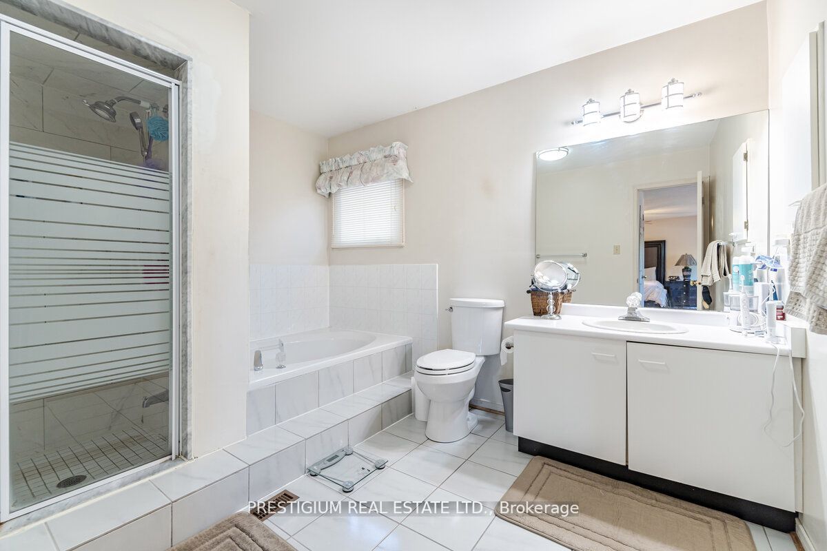 228 Greenock Dr
