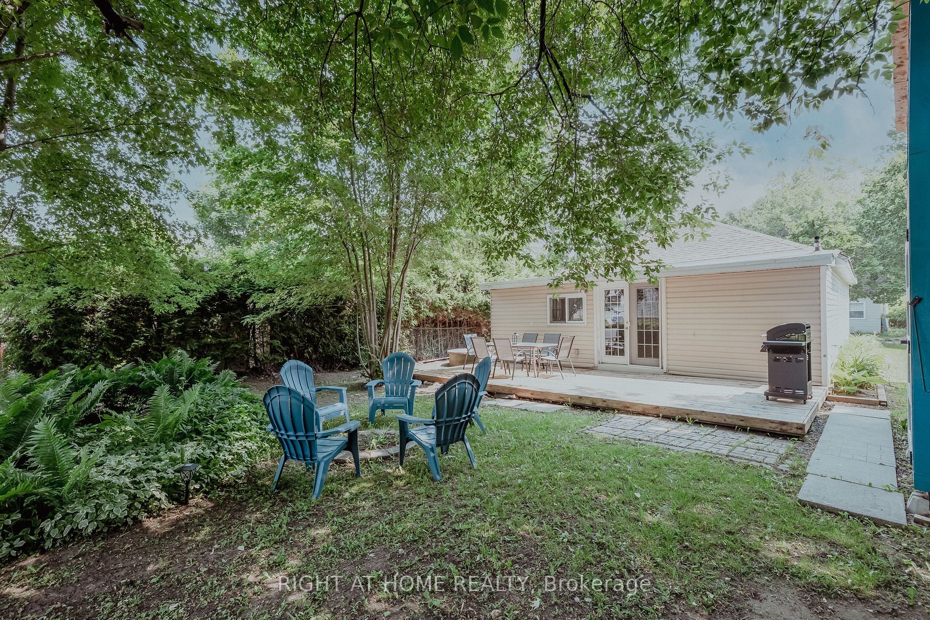 711 Innisfil Beach Rd