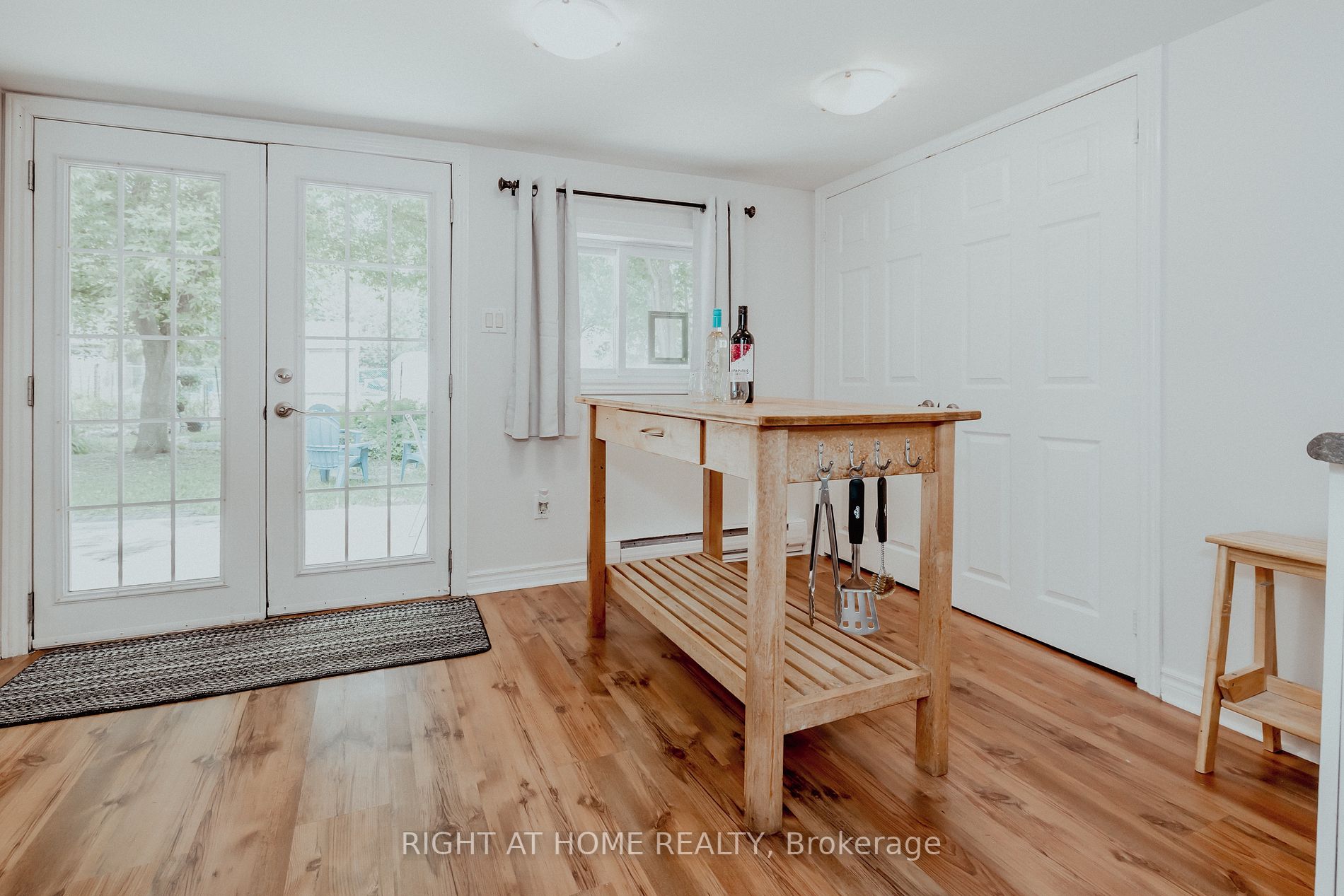 711 Innisfil Beach Rd