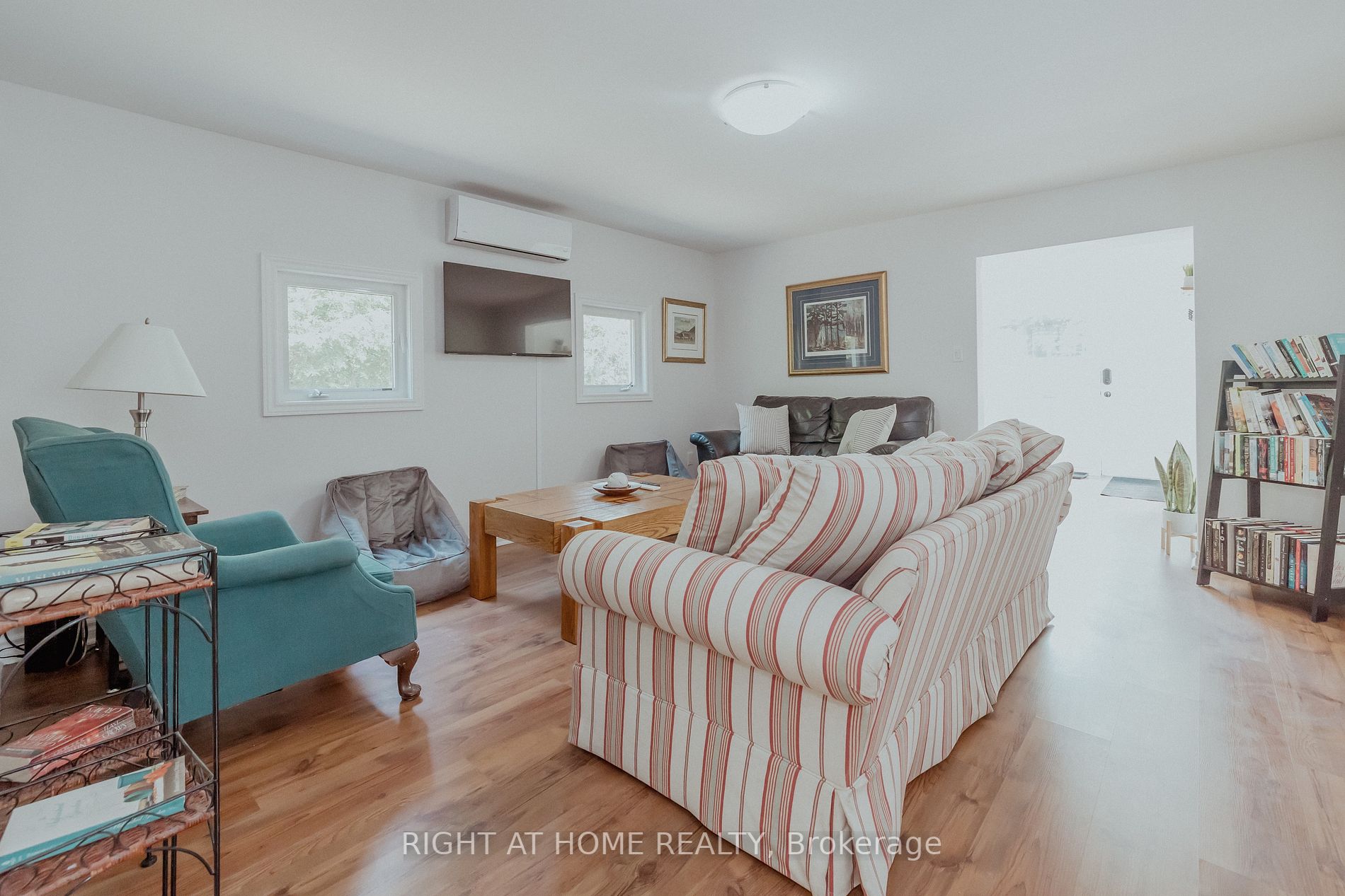 711 Innisfil Beach Rd