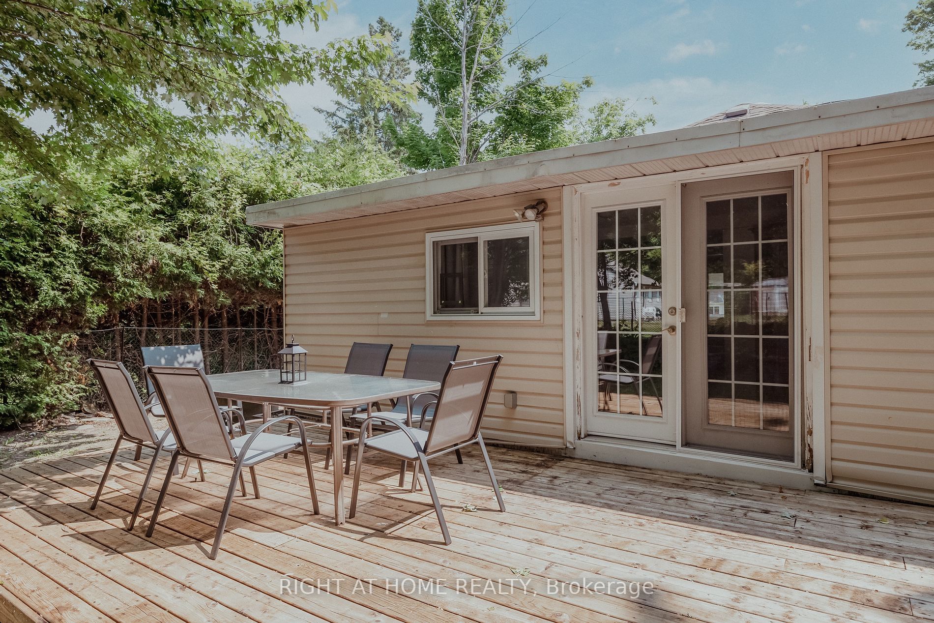711 Innisfil Beach Rd