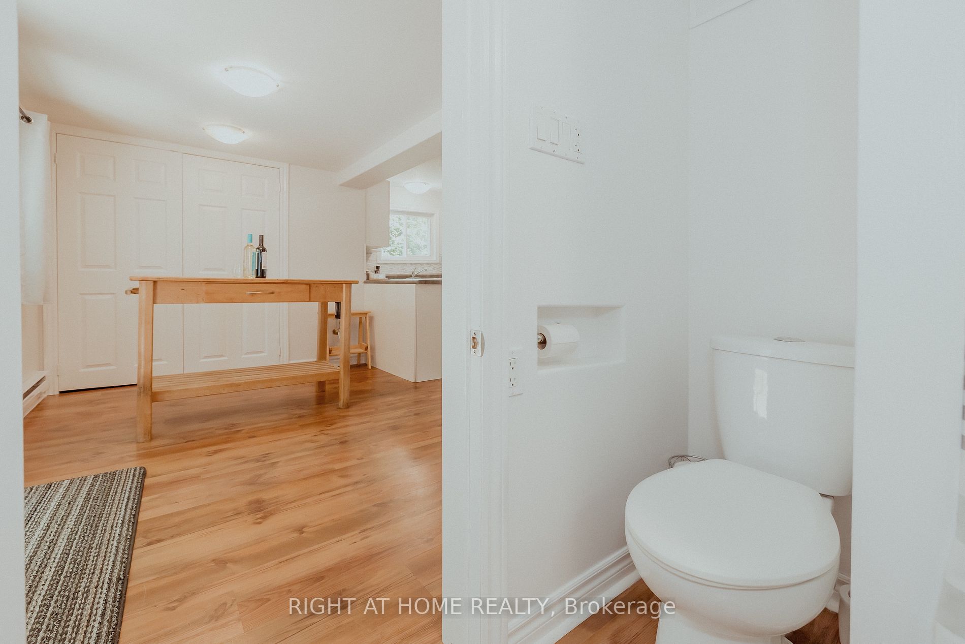 711 Innisfil Beach Rd