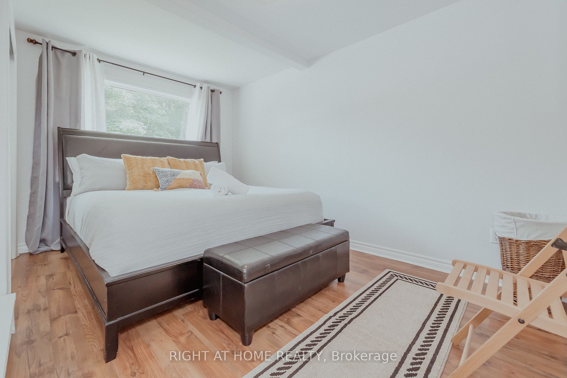 711 Innisfil Beach Rd