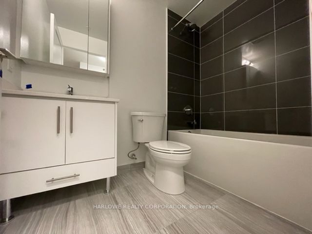 105 Oneida St, #1806