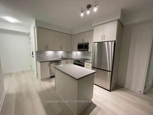 105 Oneida St, #1806