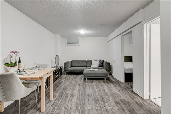 29 Madsen Cres, Markham