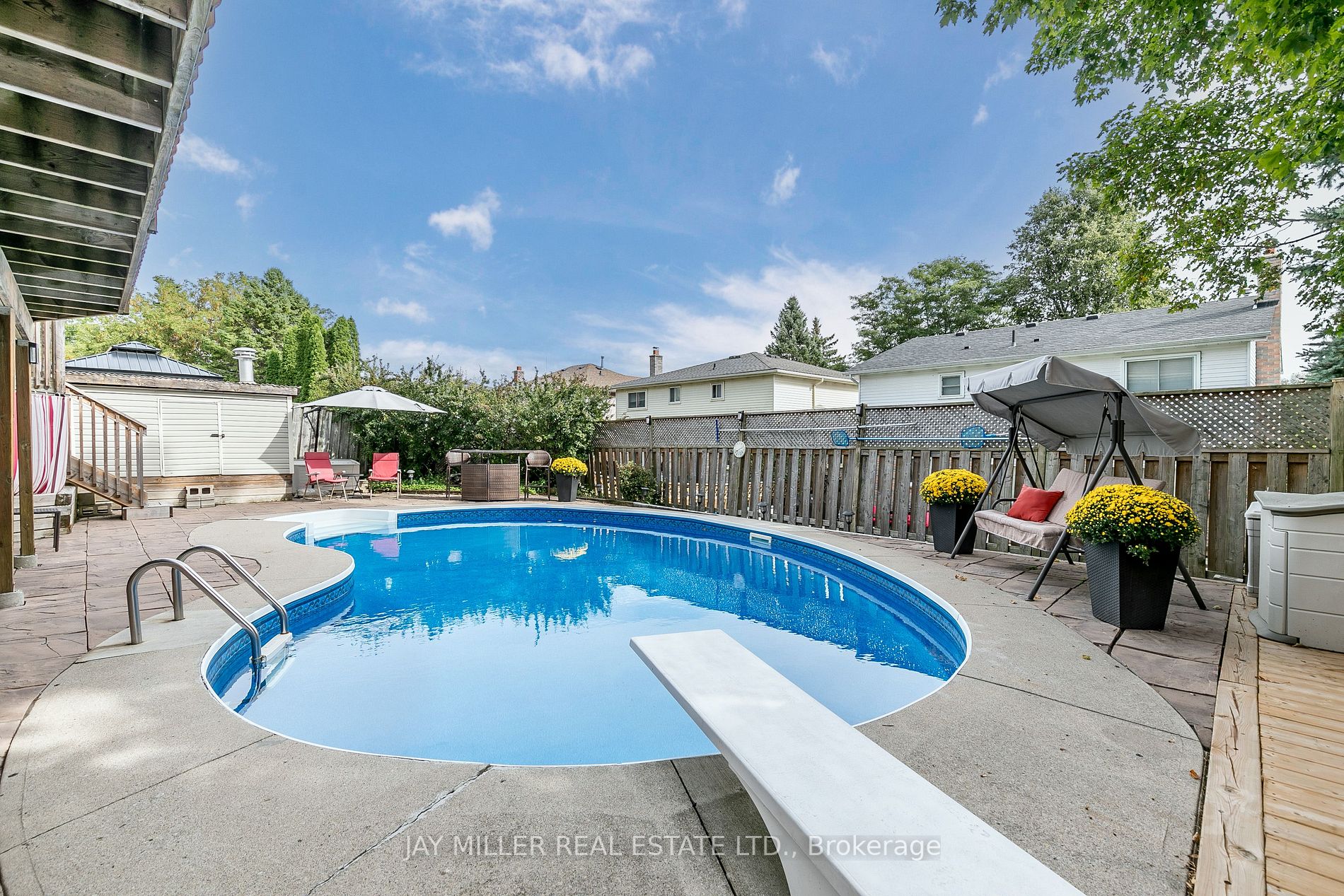 917 Ferndale Cres