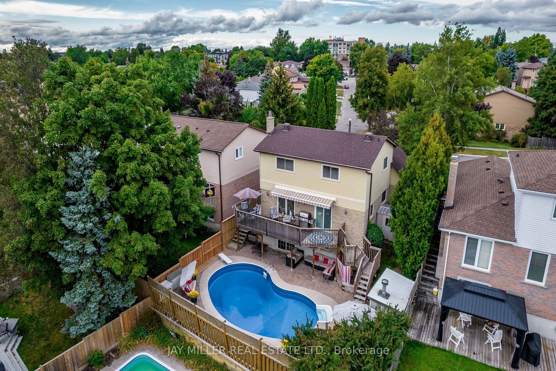917 Ferndale Cres