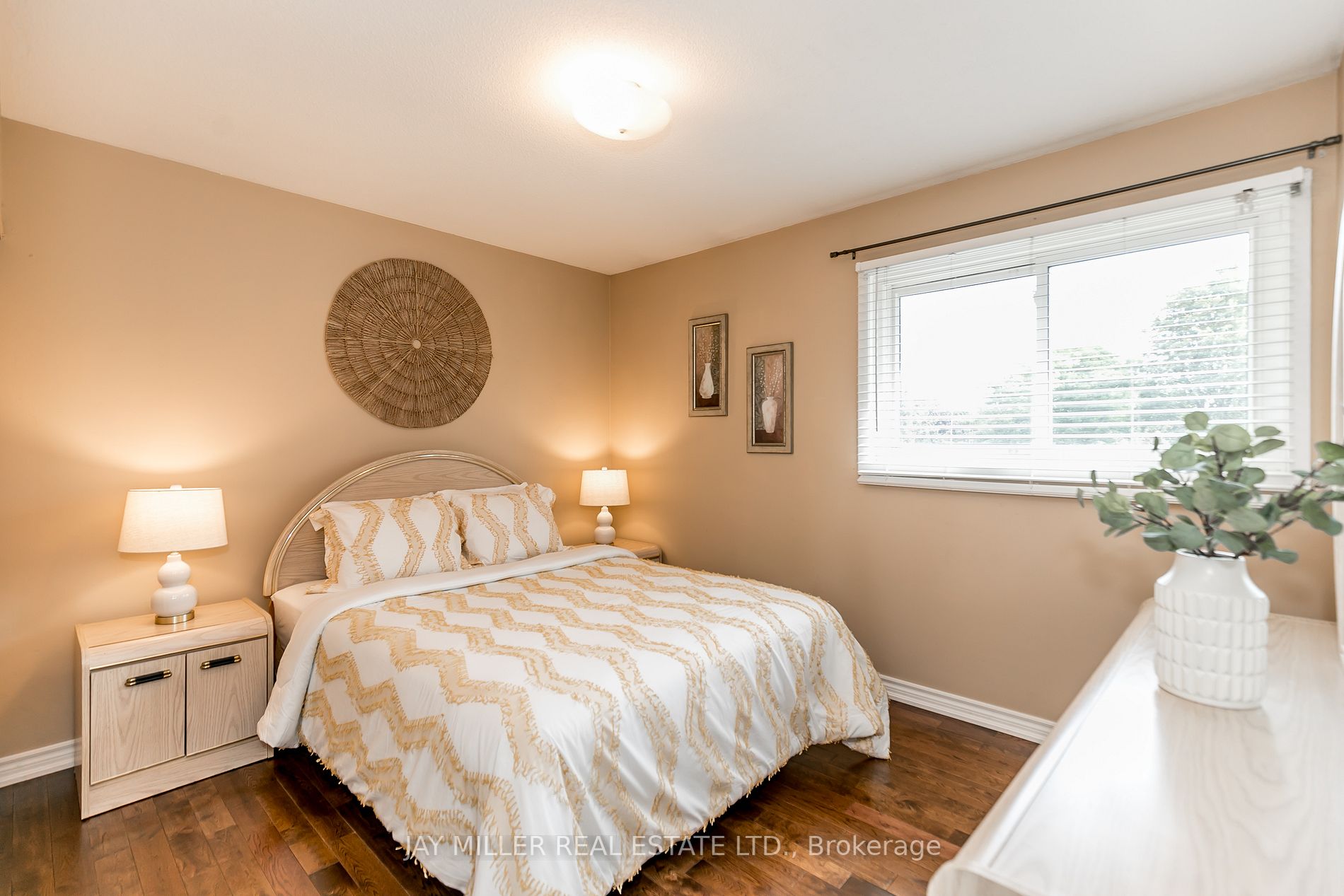917 Ferndale Cres