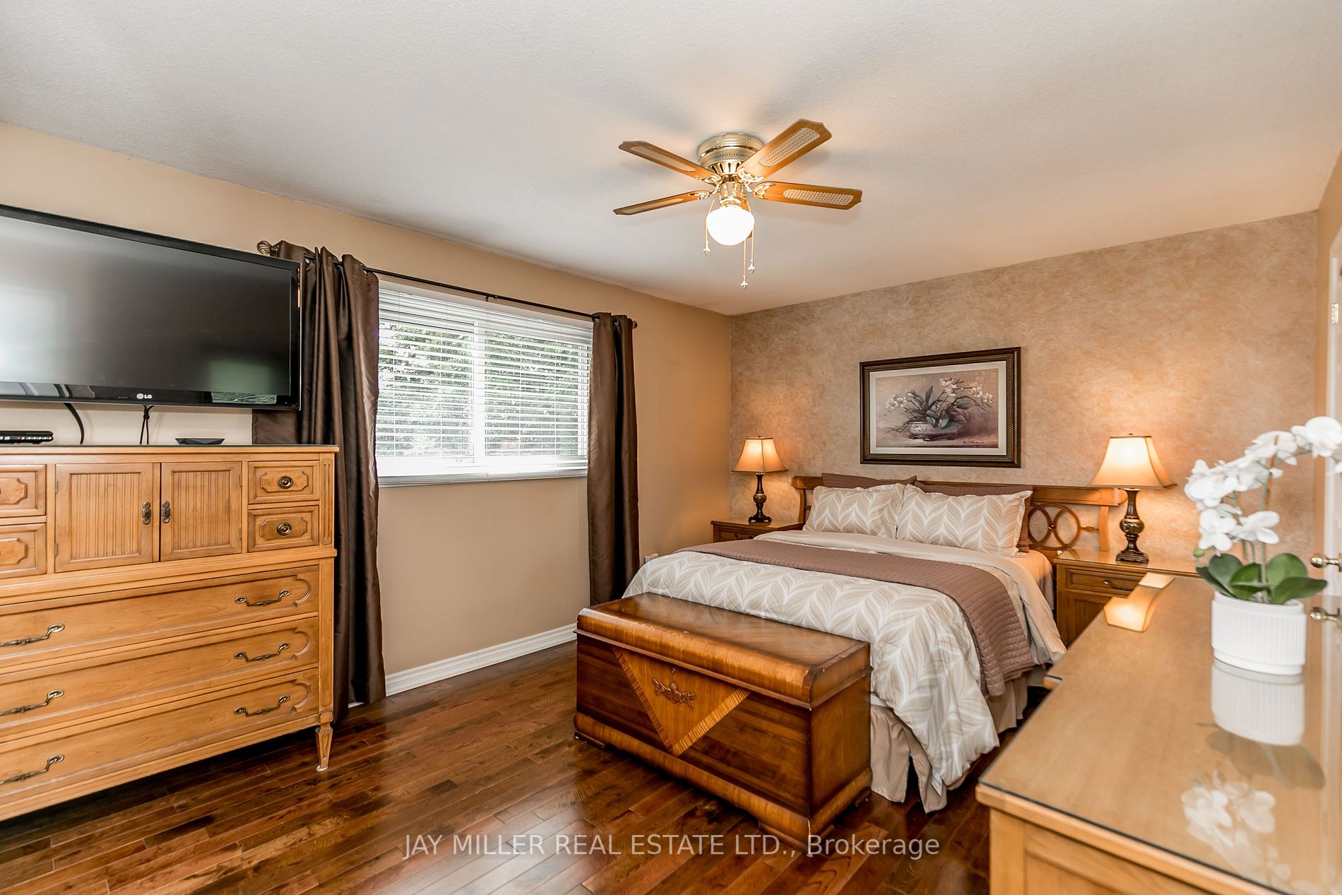 917 Ferndale Cres