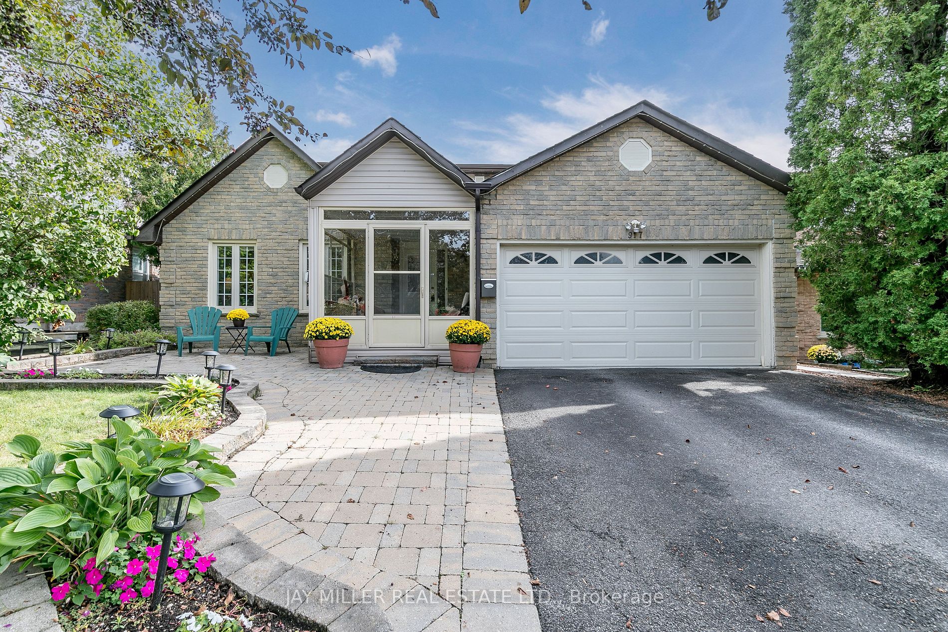 917 Ferndale Cres
