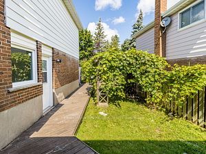 77 Lee Avenue
